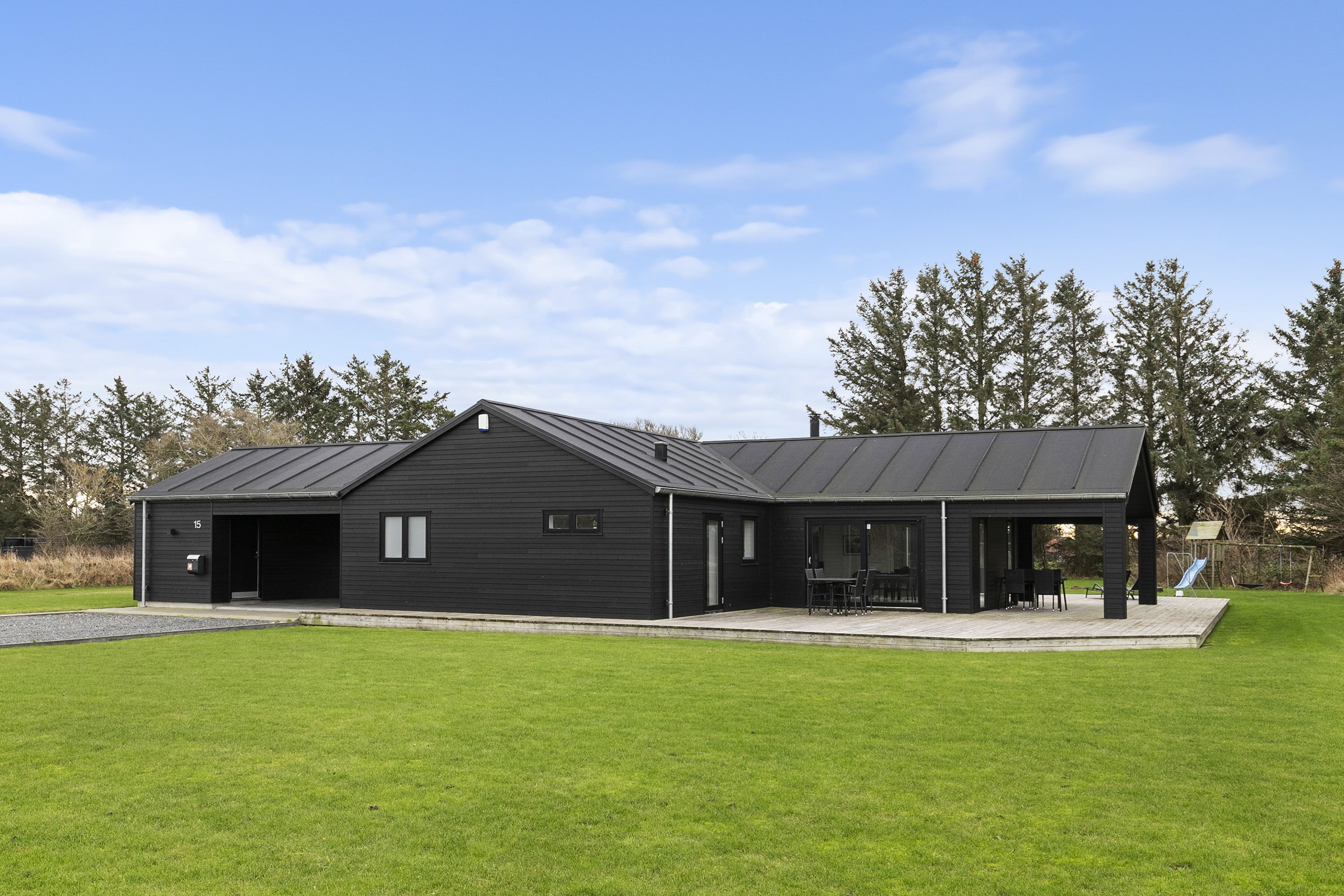 Fremhævet facade billede i fuldskærmstilstand. Billede af Nørre Knoldevej 15, Skal Klit, 9800 Hjørring