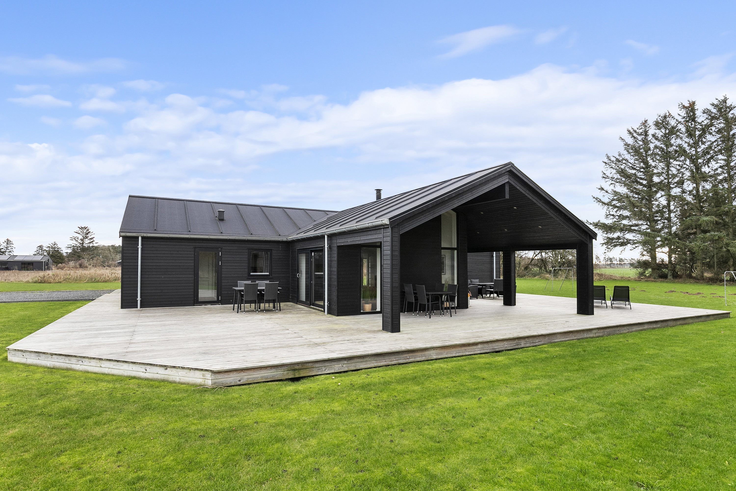 Miniaturebillede 2: facade. Billede af Nørre Knoldevej 15, Skal Klit, 9800 Hjørring