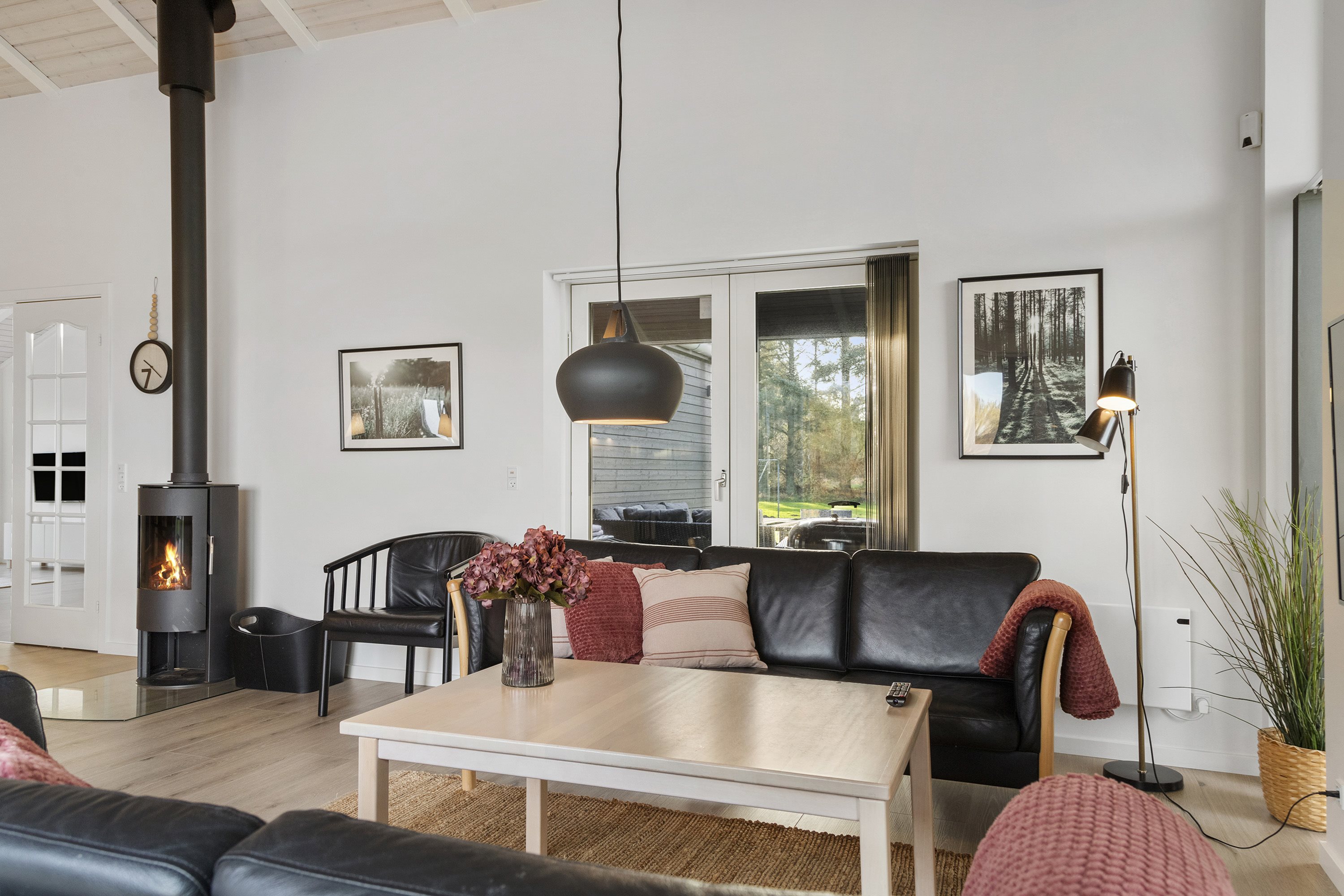 Fremhævet stue billede i fuldskærmstilstand. Billede af Nørre Knoldevej 15, Skal Klit, 9800 Hjørring