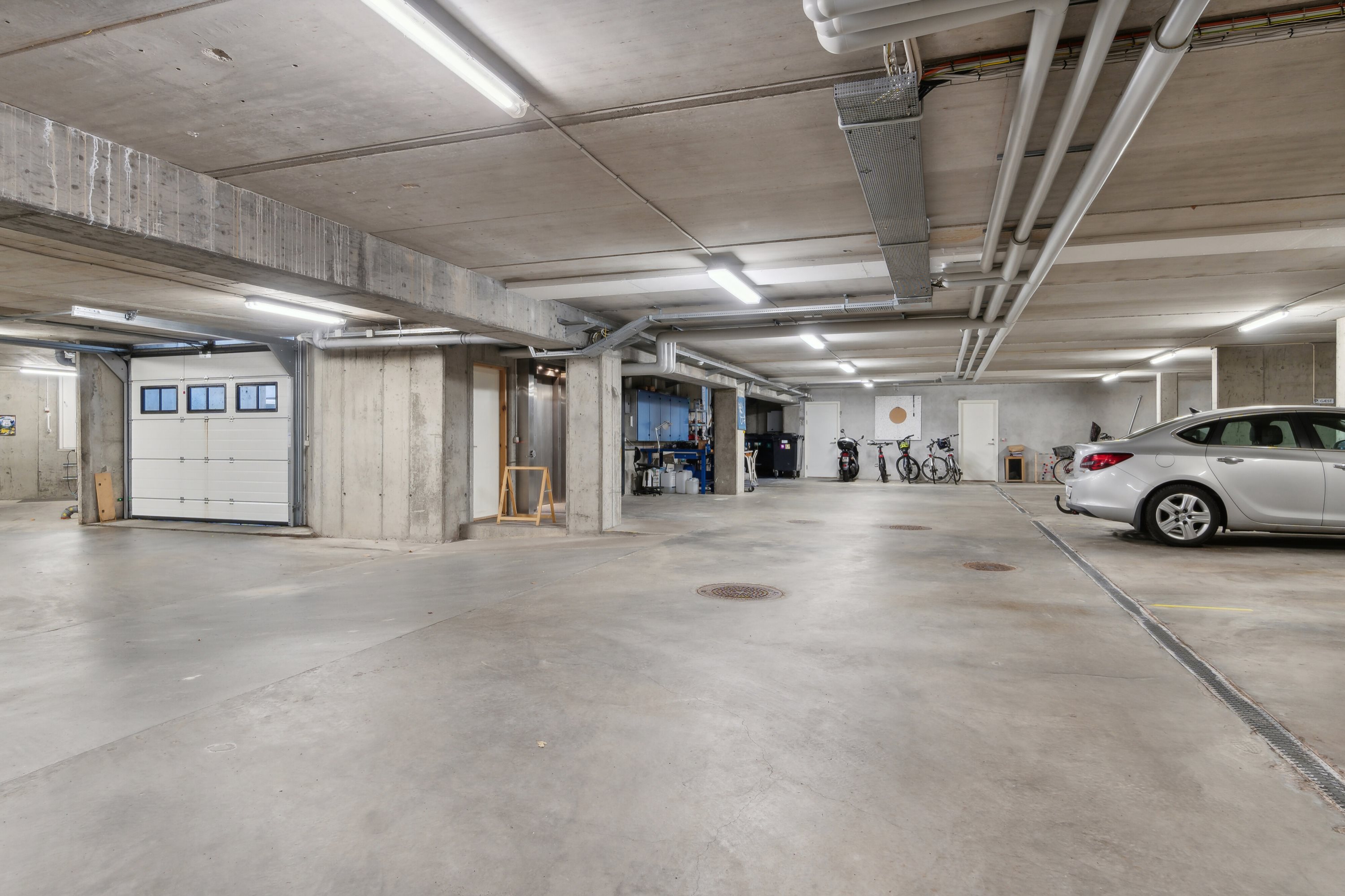 Fremhævet parkeringsplads billede i fuldskærmstilstand. Billede af Østergade 28, 2. th., 7700 Thisted