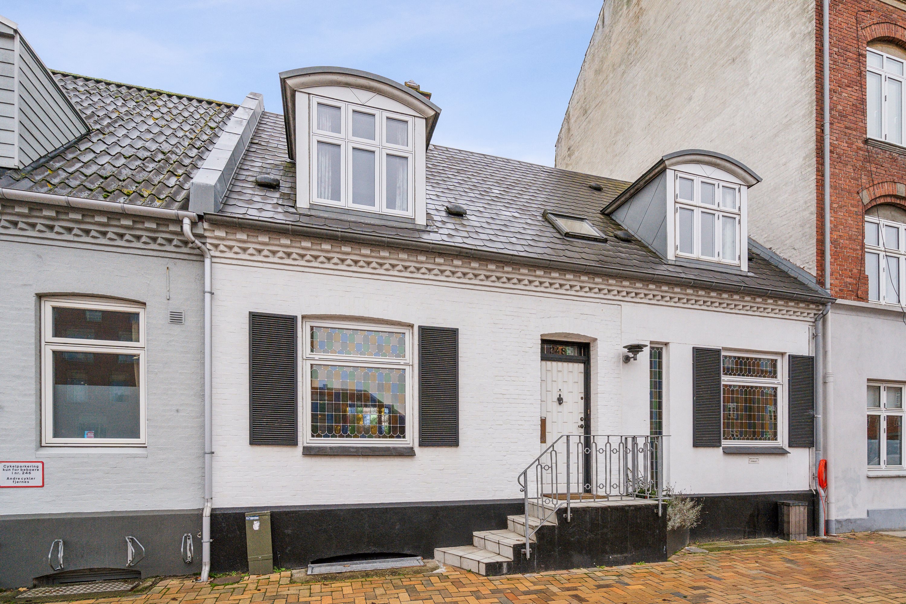 Fremhævet set fra haven billede i fuldskærmstilstand. Billede af Sdr. Boulevard 248, 5000 Odense C