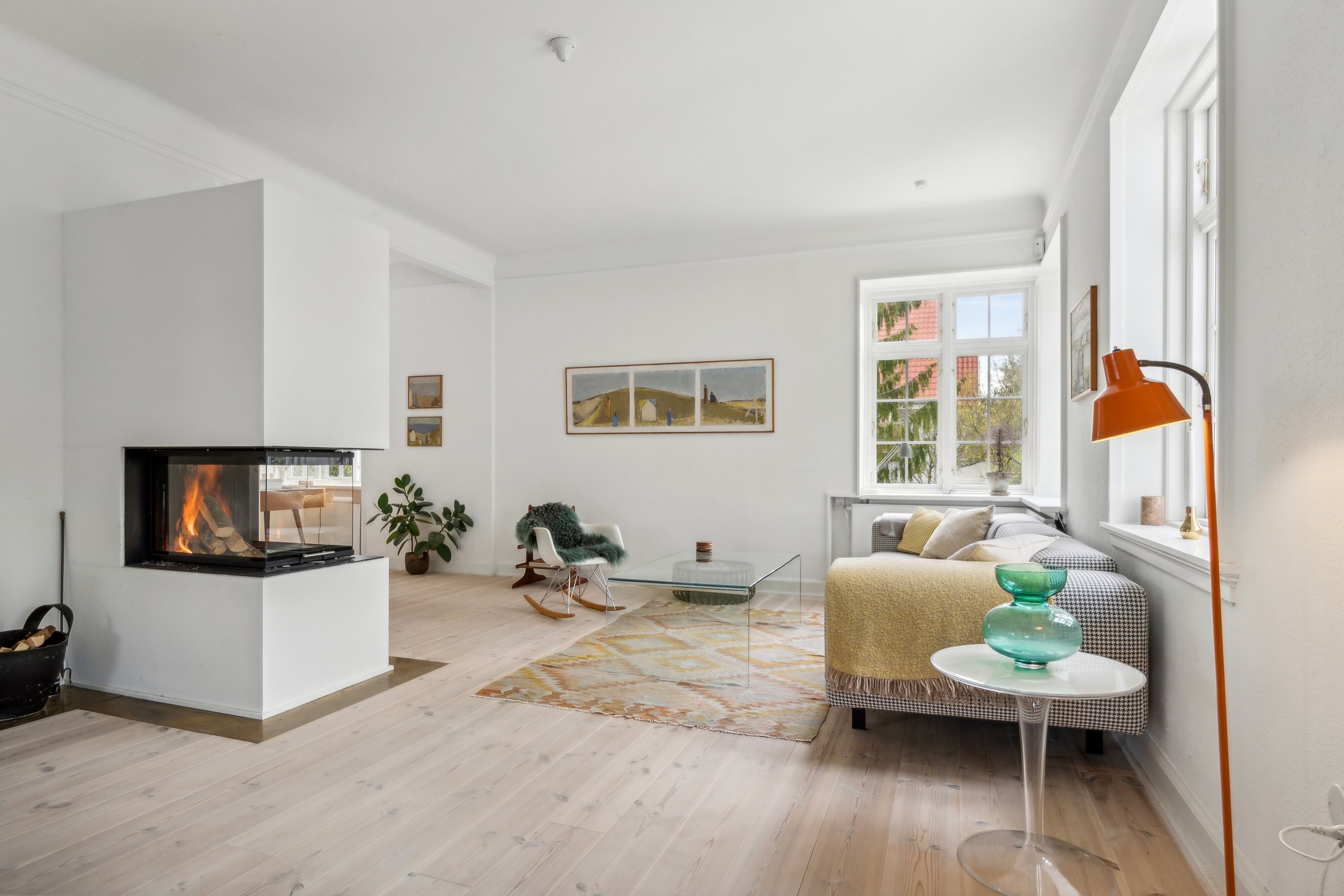 Fremhævet stue billede i fuldskærmstilstand. Billede af Sct Cathrine Vej 2, 9800 Hjørring