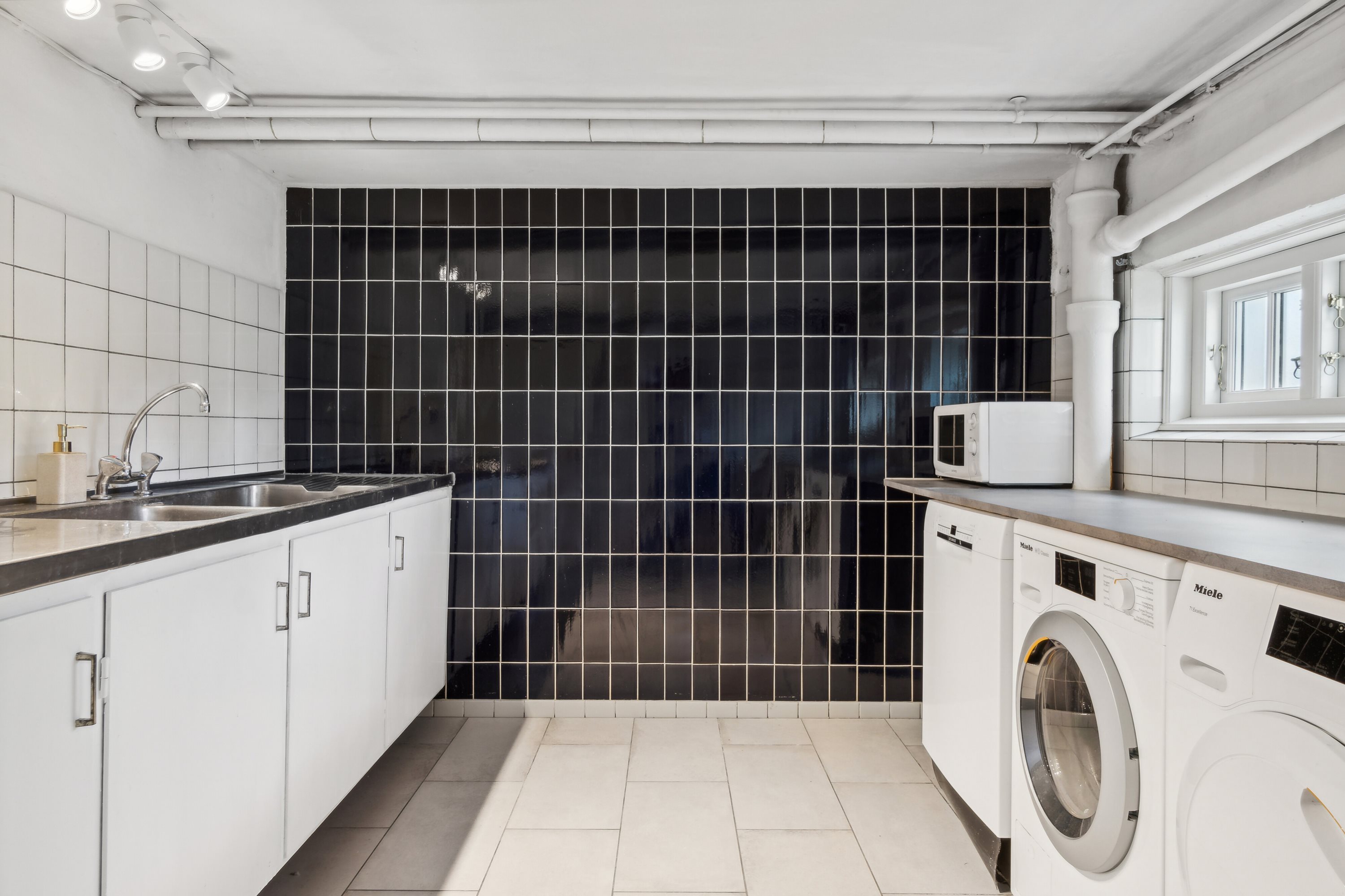 Fremhævet grovkøkken billede i fuldskærmstilstand. Billede af Sct Cathrine Vej 2, 9800 Hjørring