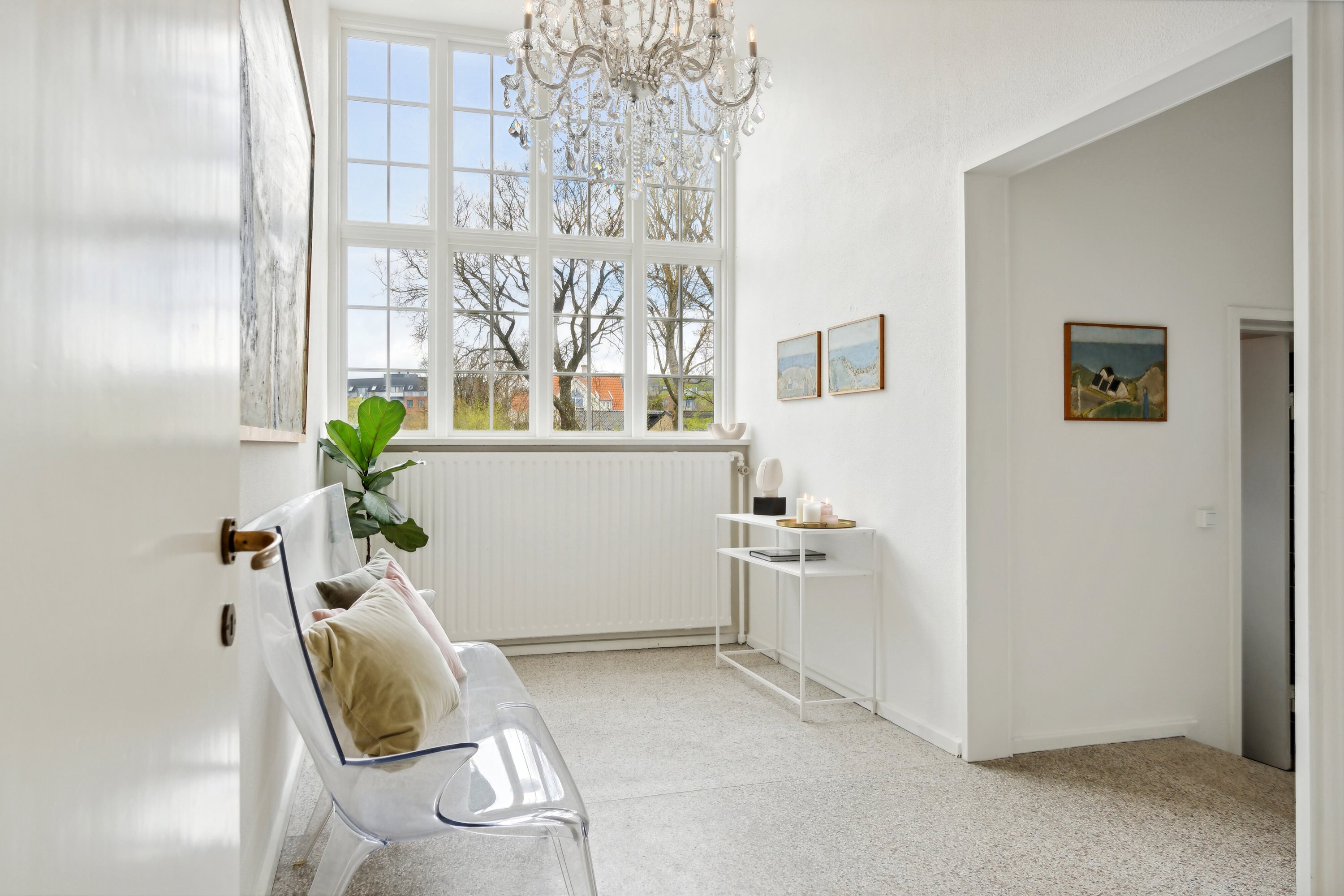 Fremhævet hall billede i fuldskærmstilstand. Billede af Sct Cathrine Vej 2, 9800 Hjørring