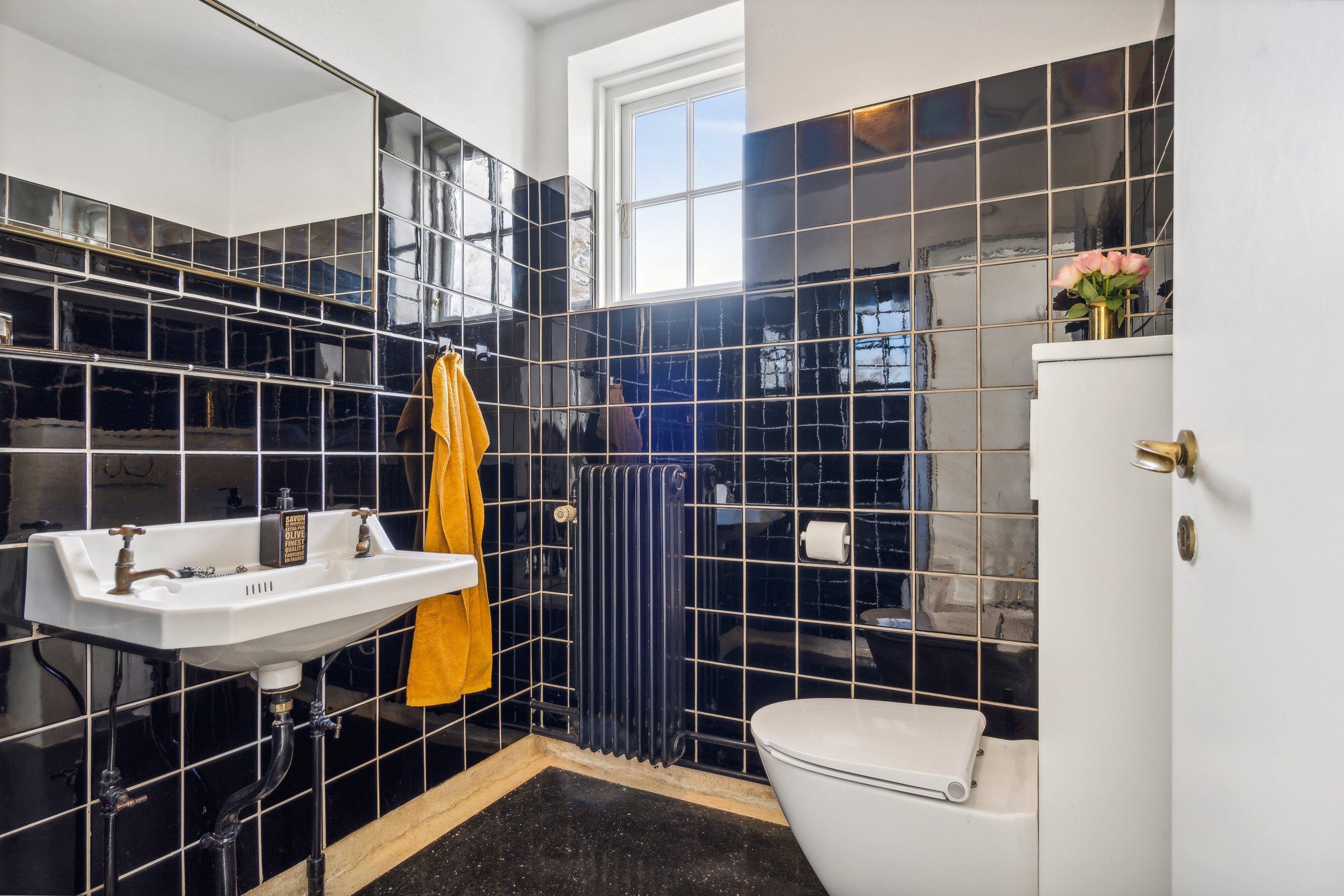 Fremhævet badeværelse billede i fuldskærmstilstand. Billede af Sct Cathrine Vej 2, 9800 Hjørring