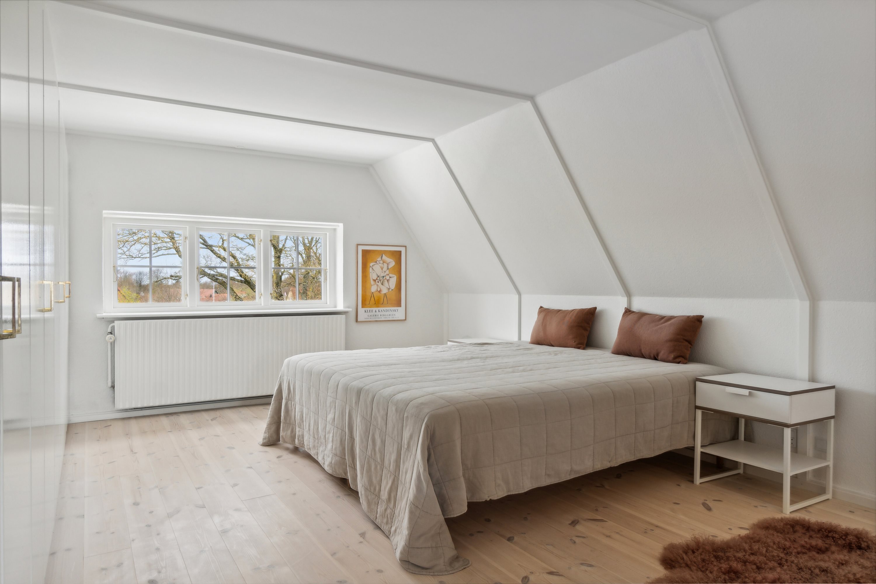 Fremhævet soveværelse billede i fuldskærmstilstand. Billede af Sct Cathrine Vej 2, 9800 Hjørring