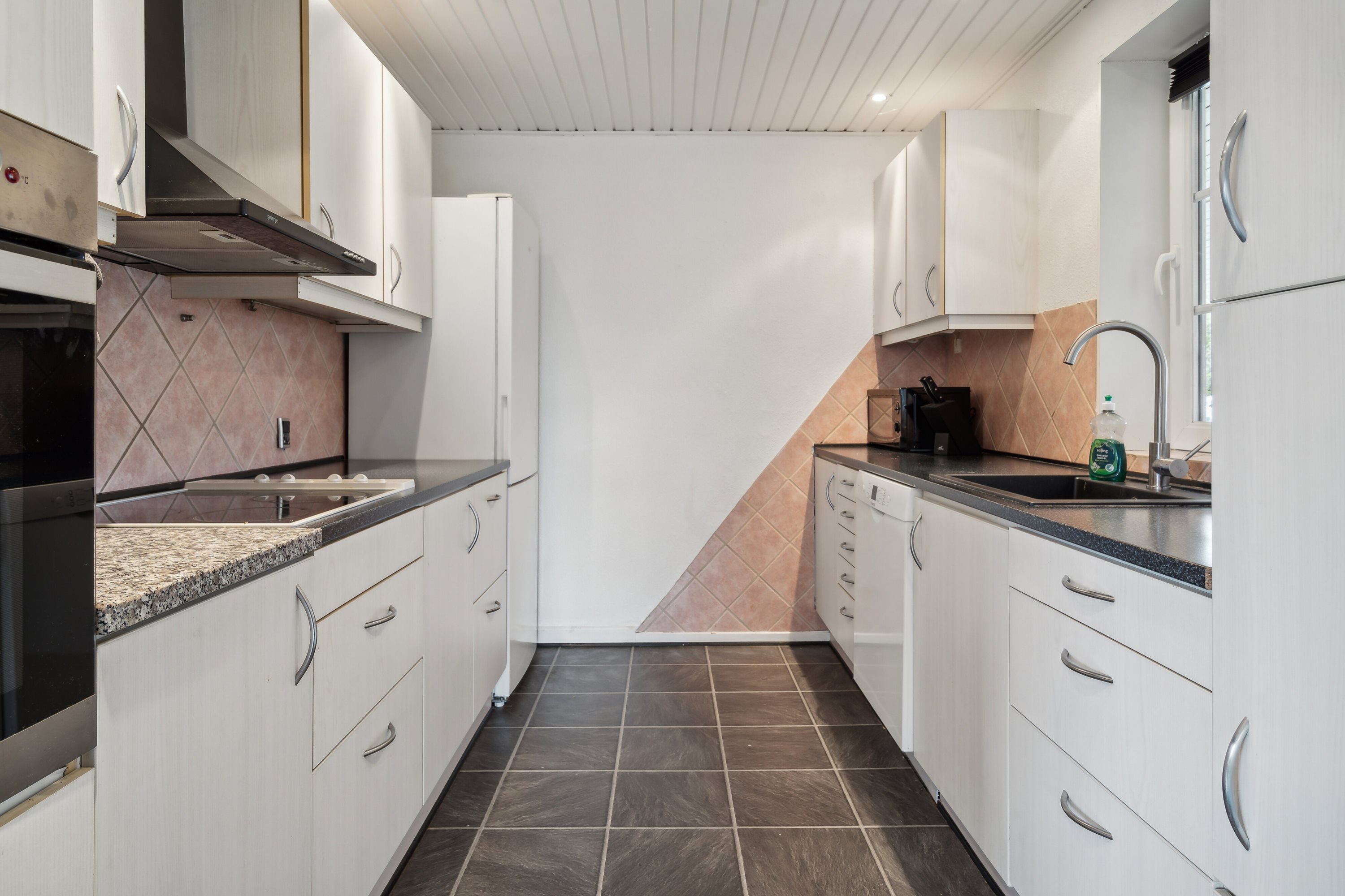 Fremhævet køkken billede i fuldskærmstilstand. Billede af Toftevænget 9, Aunslev, 5800 Nyborg