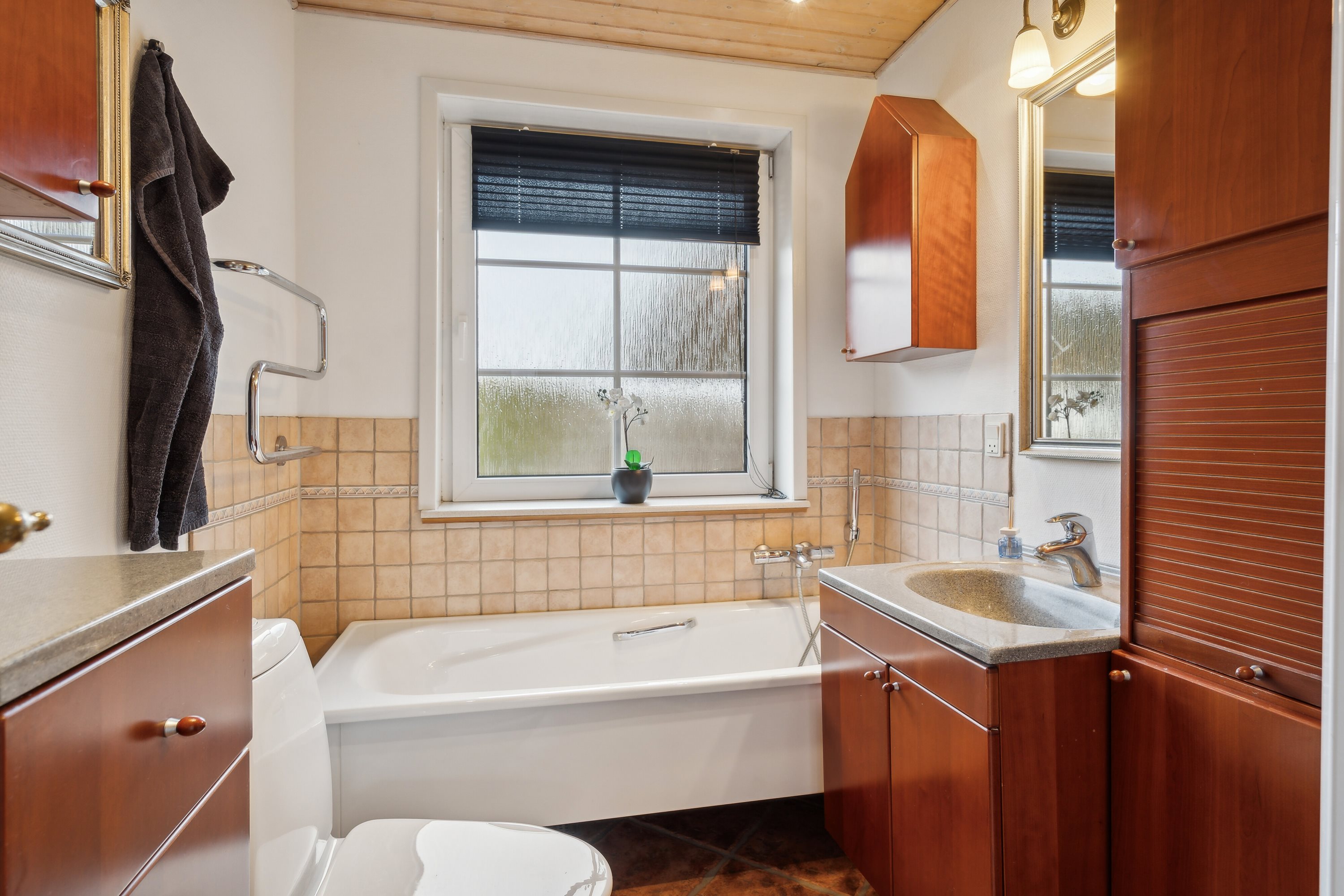 Fremhævet badeværelse billede i fuldskærmstilstand. Billede af Toftevænget 9, Aunslev, 5800 Nyborg