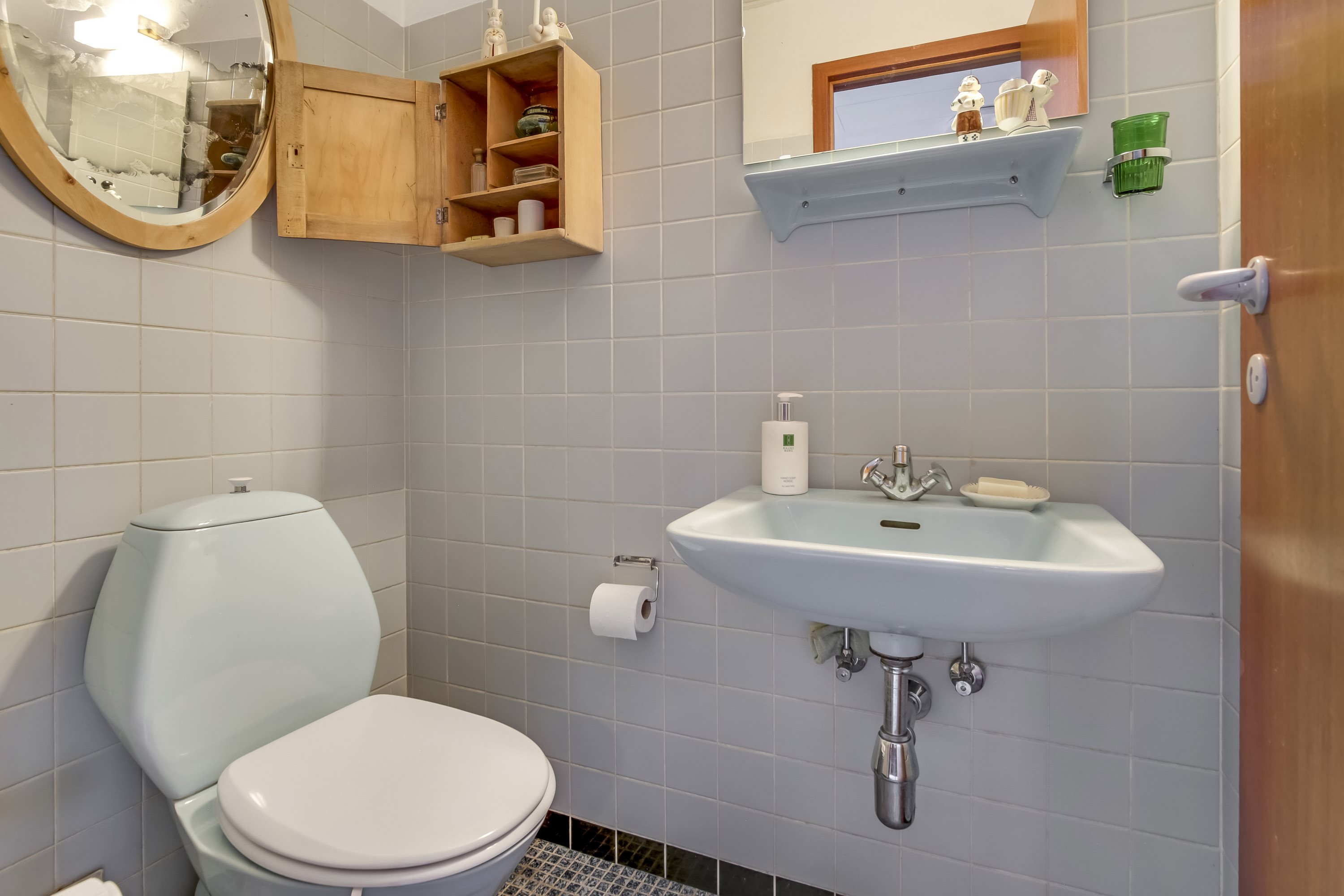 Fremhævet toilet billede i fuldskærmstilstand. Billede af Ahornvej 7, 8550 Ryomgård