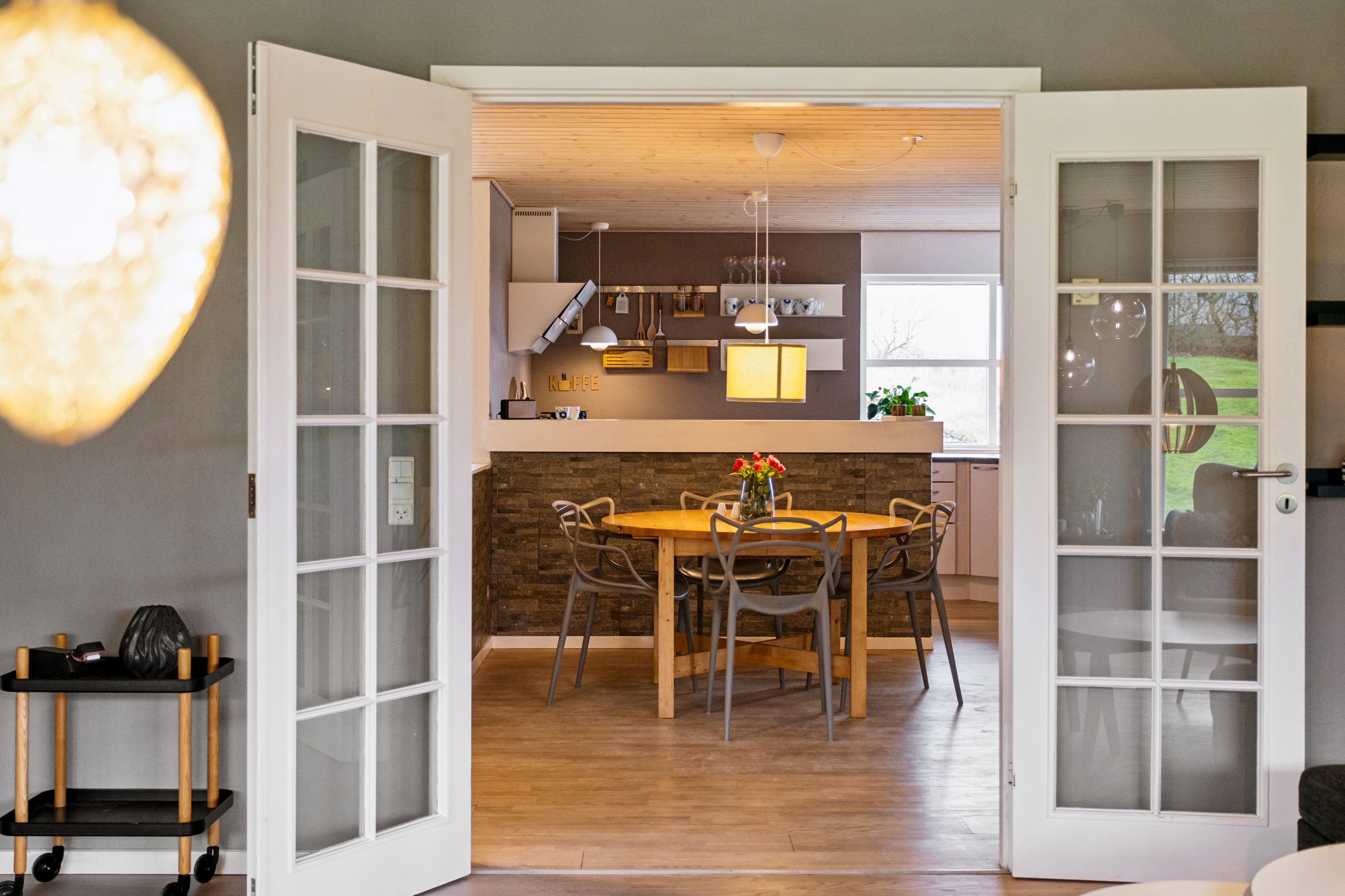 Fremhævet køkken billede i fuldskærmstilstand. Billede af Holger Sørensens Vej 11, Klejtrup, 9500 Hobro