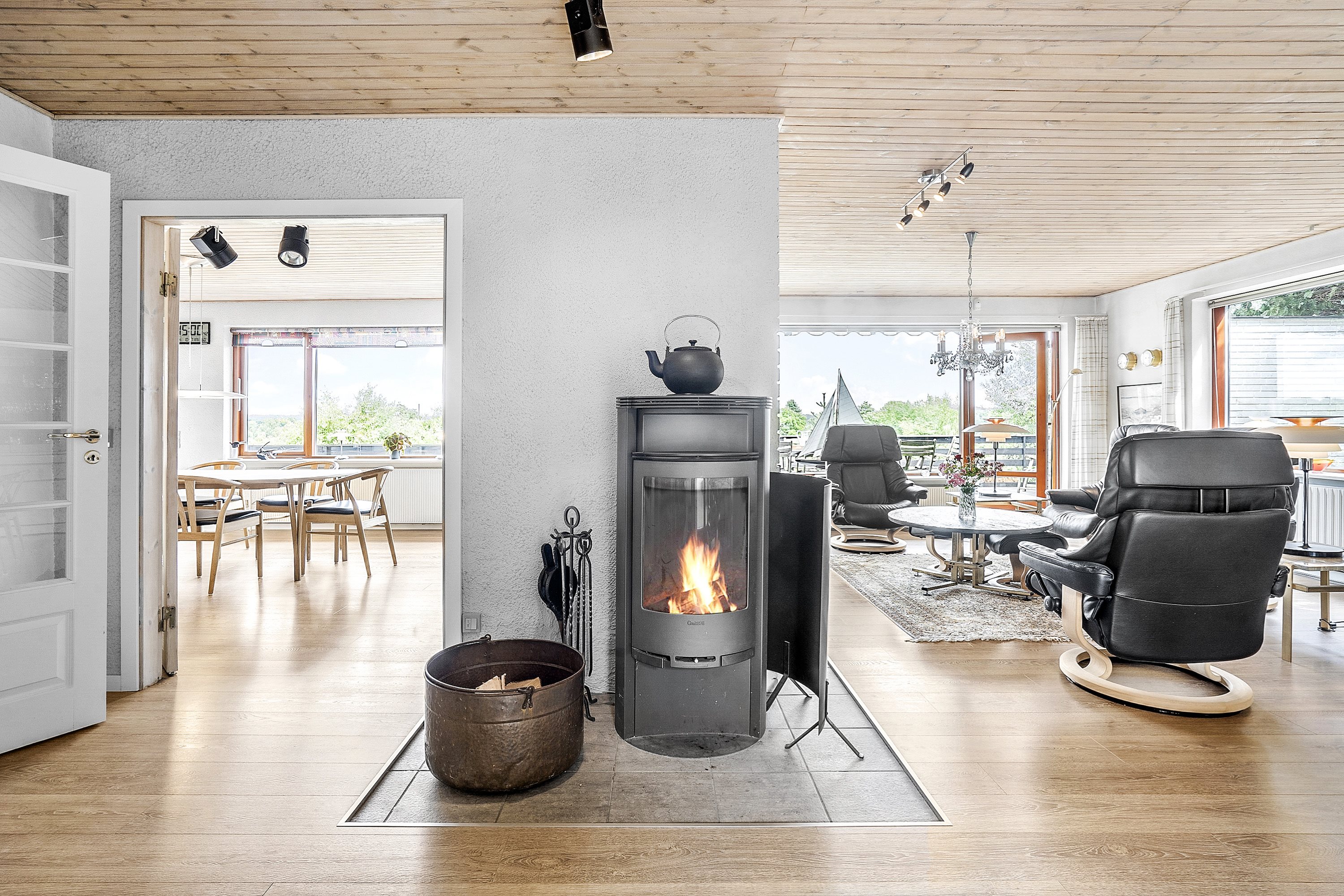 Fremhævet stue billede i fuldskærmstilstand. Billede af Sankelmarksvej 42, 8600 Silkeborg