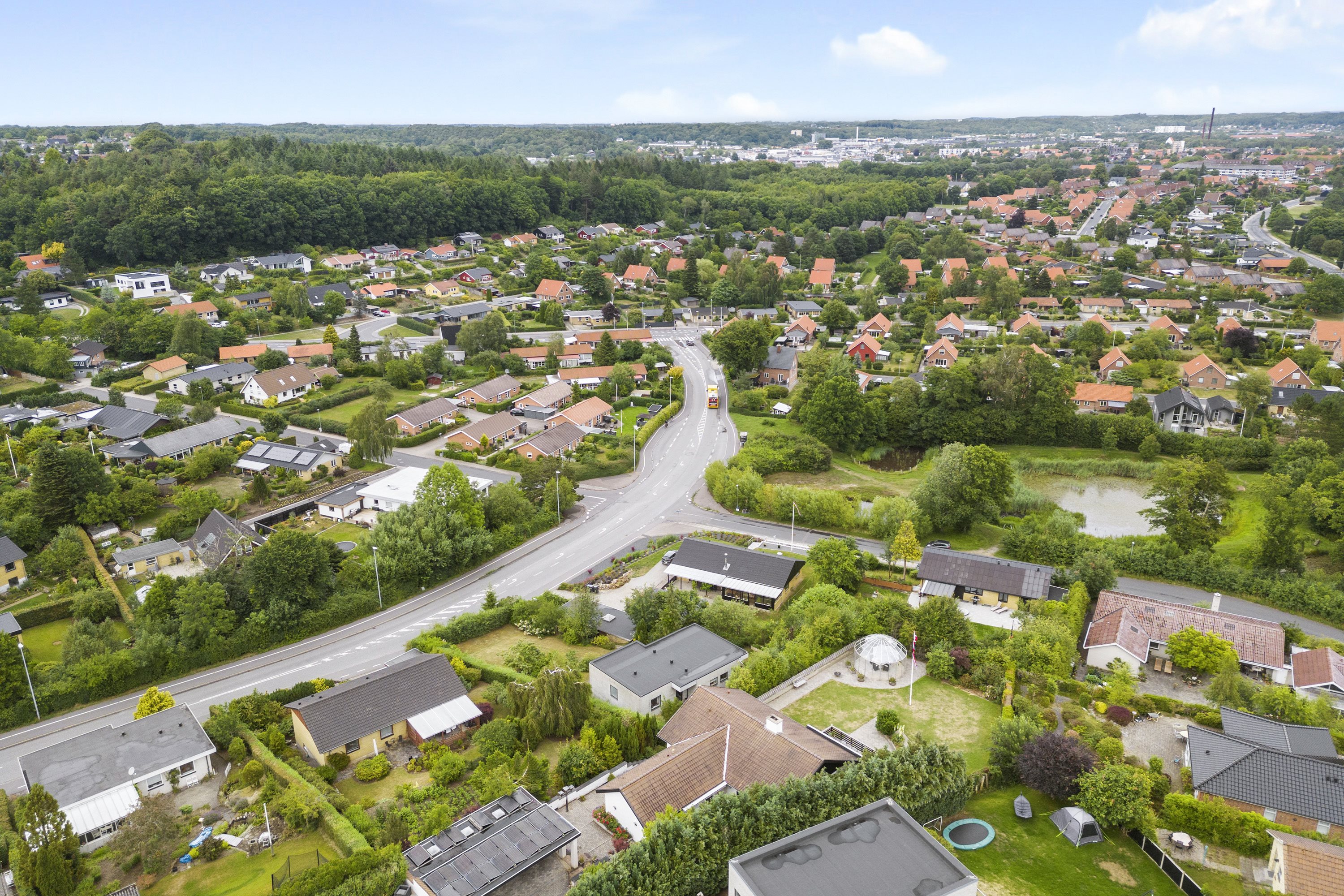 Fremhævet luftfoto billede i fuldskærmstilstand. Billede af Sankelmarksvej 42, 8600 Silkeborg