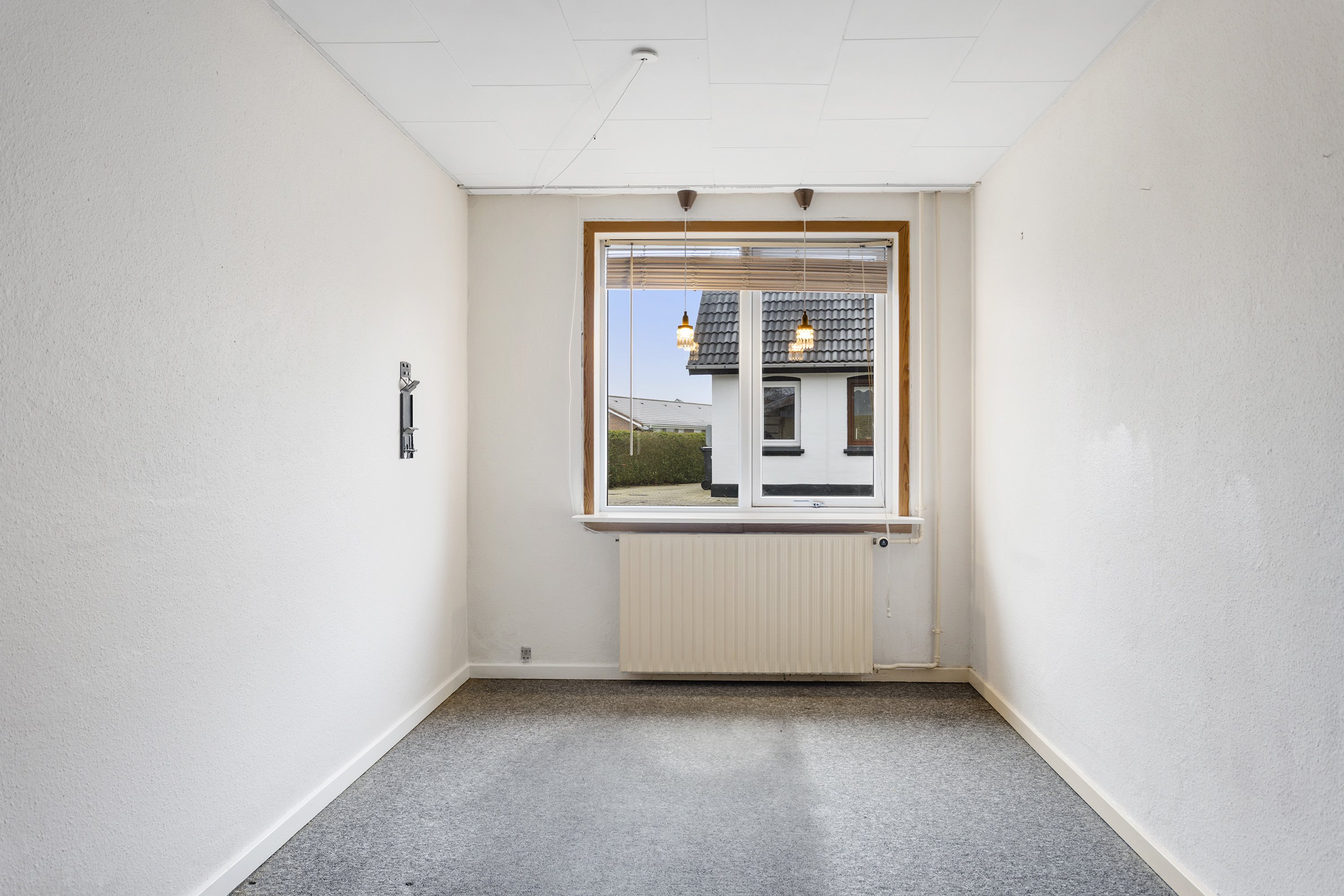 Fremhævet værelse billede i fuldskærmstilstand. Billede af Begonievej 4, 9750 Østervrå