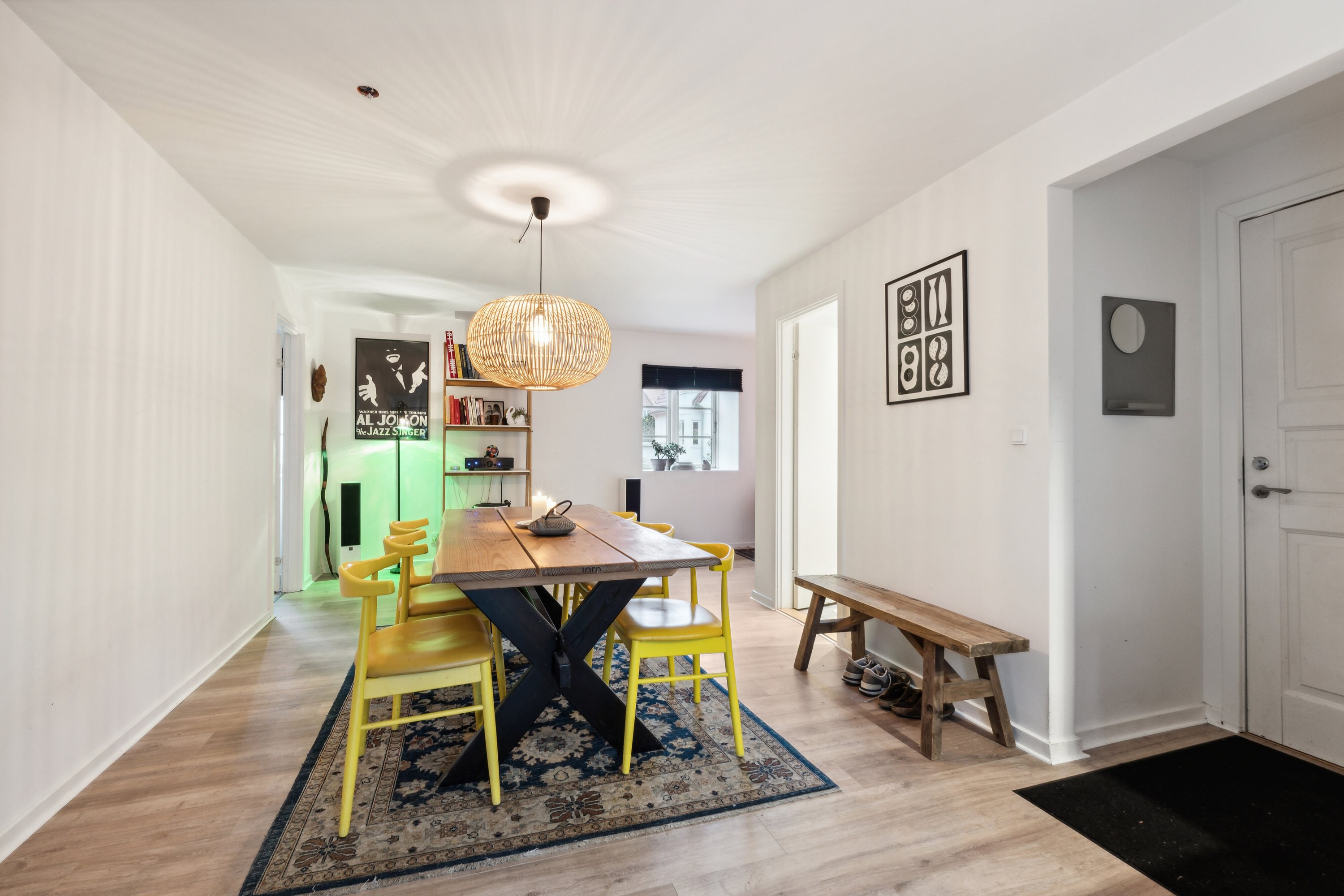 Fremhævet spisestue billede i fuldskærmstilstand. Billede af Svanevej 42, 5000 Odense C