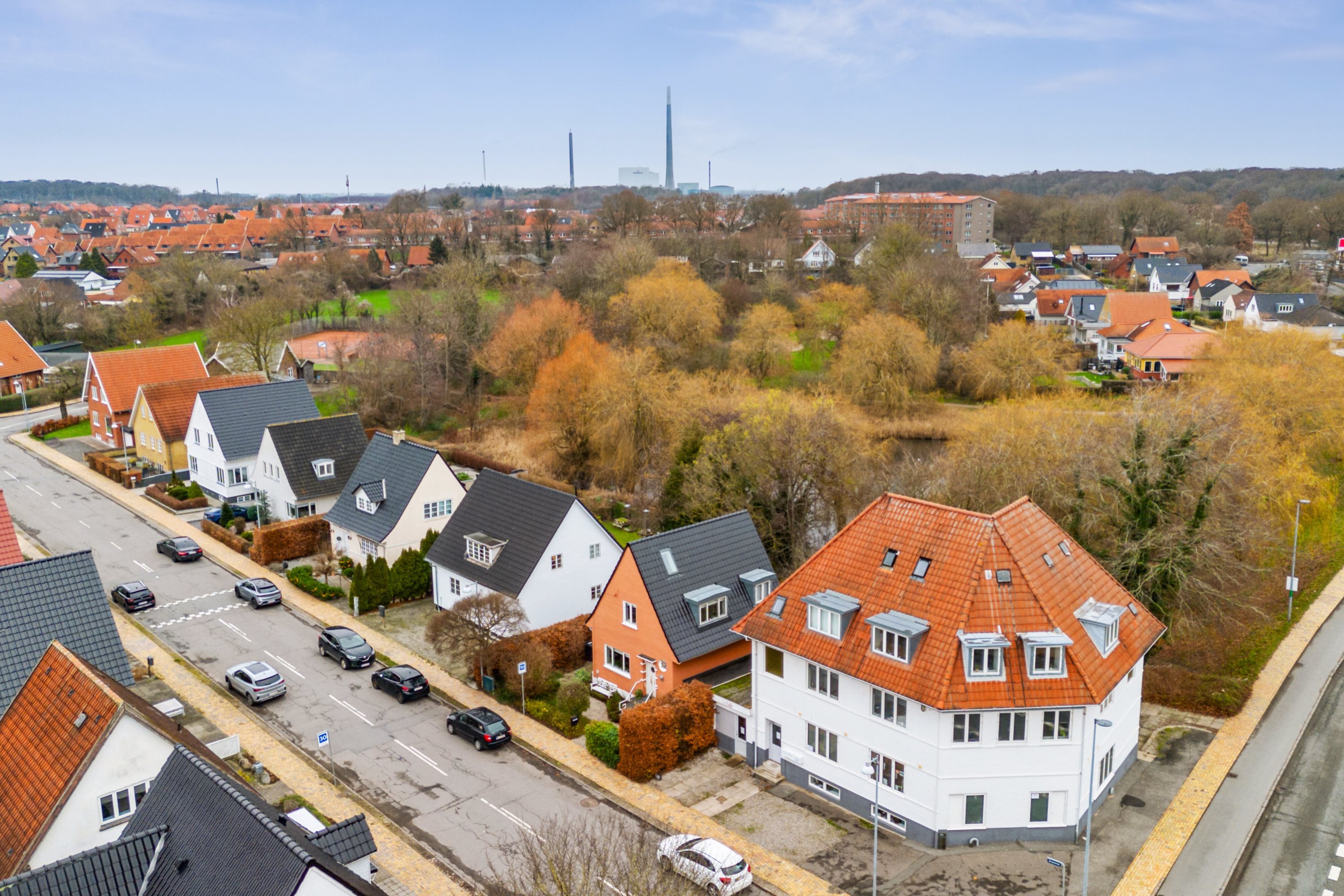Fremhævet luftfoto billede i fuldskærmstilstand. Billede af Svanevej 42, 5000 Odense C