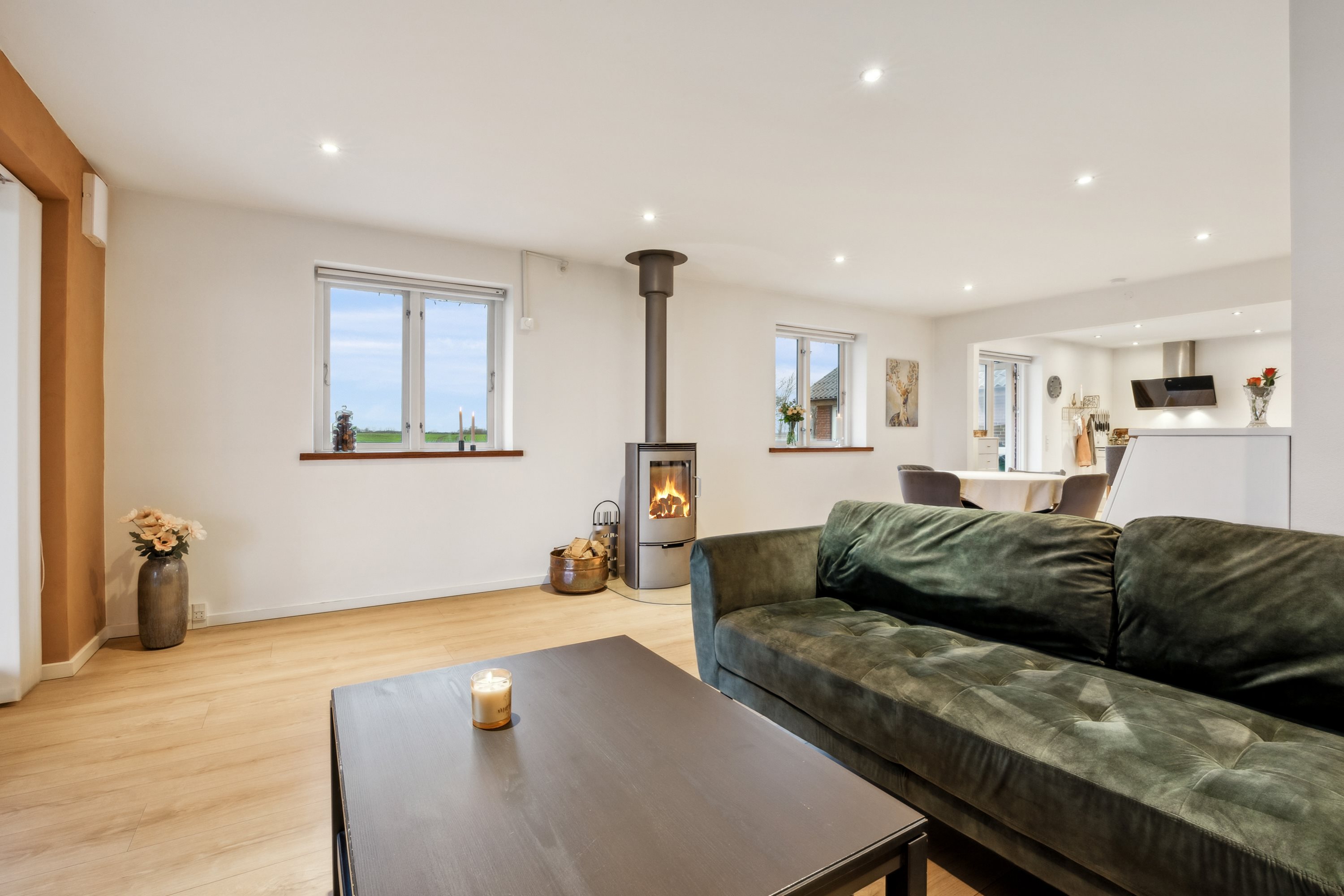 Fremhævet stue billede i fuldskærmstilstand. Billede af Gummersmarkvej 18, 4632 Bjæverskov