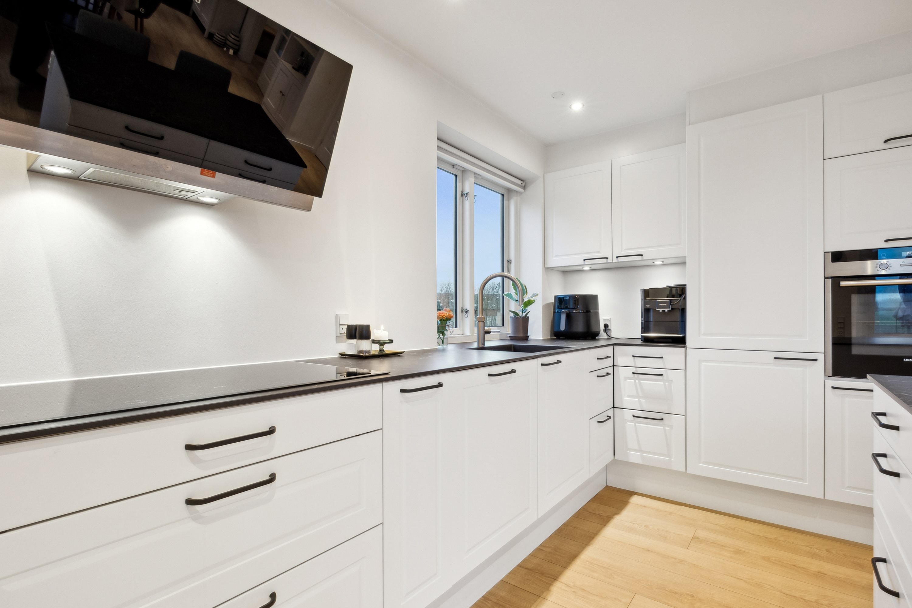 Fremhævet køkken billede i fuldskærmstilstand. Billede af Gummersmarkvej 18, 4632 Bjæverskov