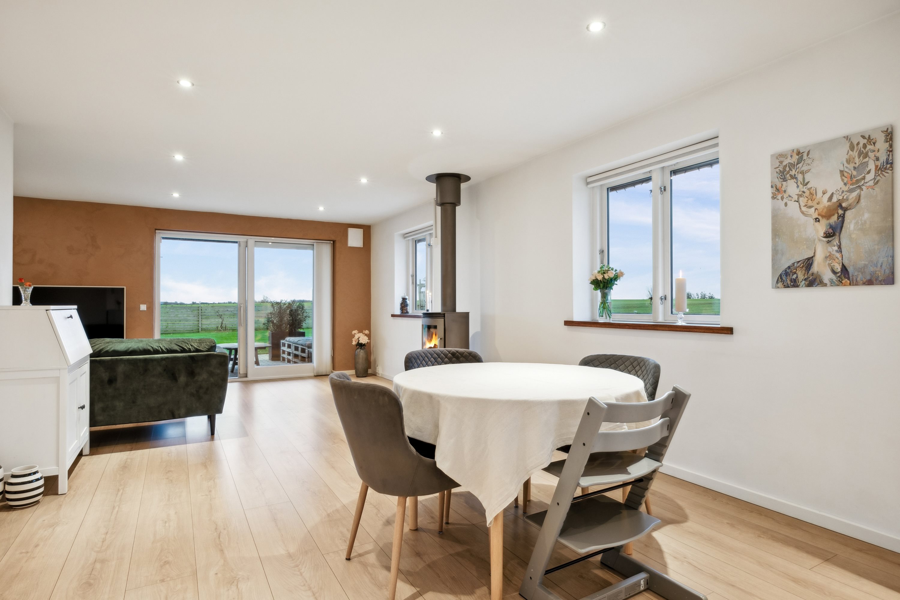 Fremhævet spisestue billede i fuldskærmstilstand. Billede af Gummersmarkvej 18, 4632 Bjæverskov