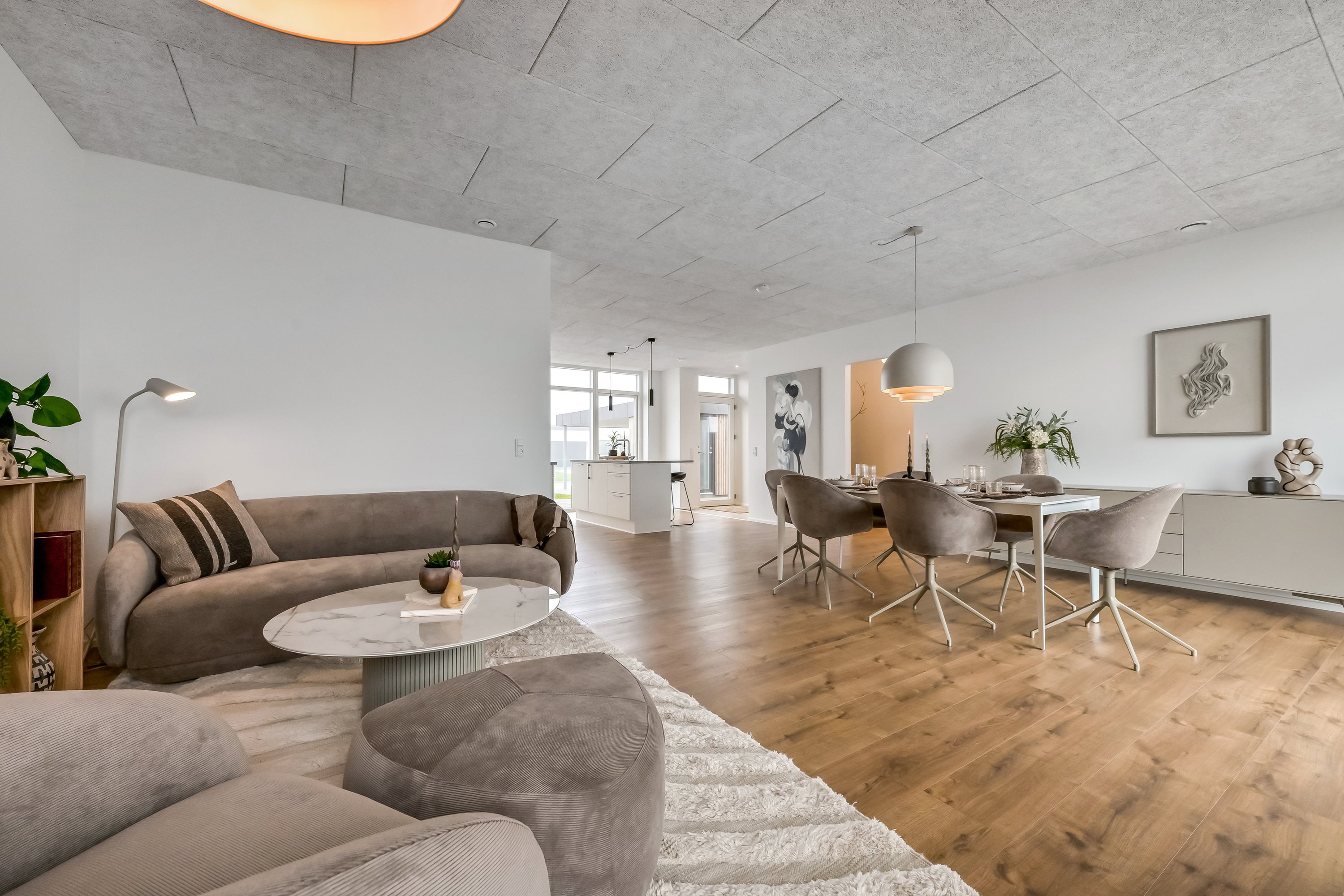 Fremhævet stue billede i fuldskærmstilstand. Billede af Tavlund Allé 38, Lind, 7400 Herning