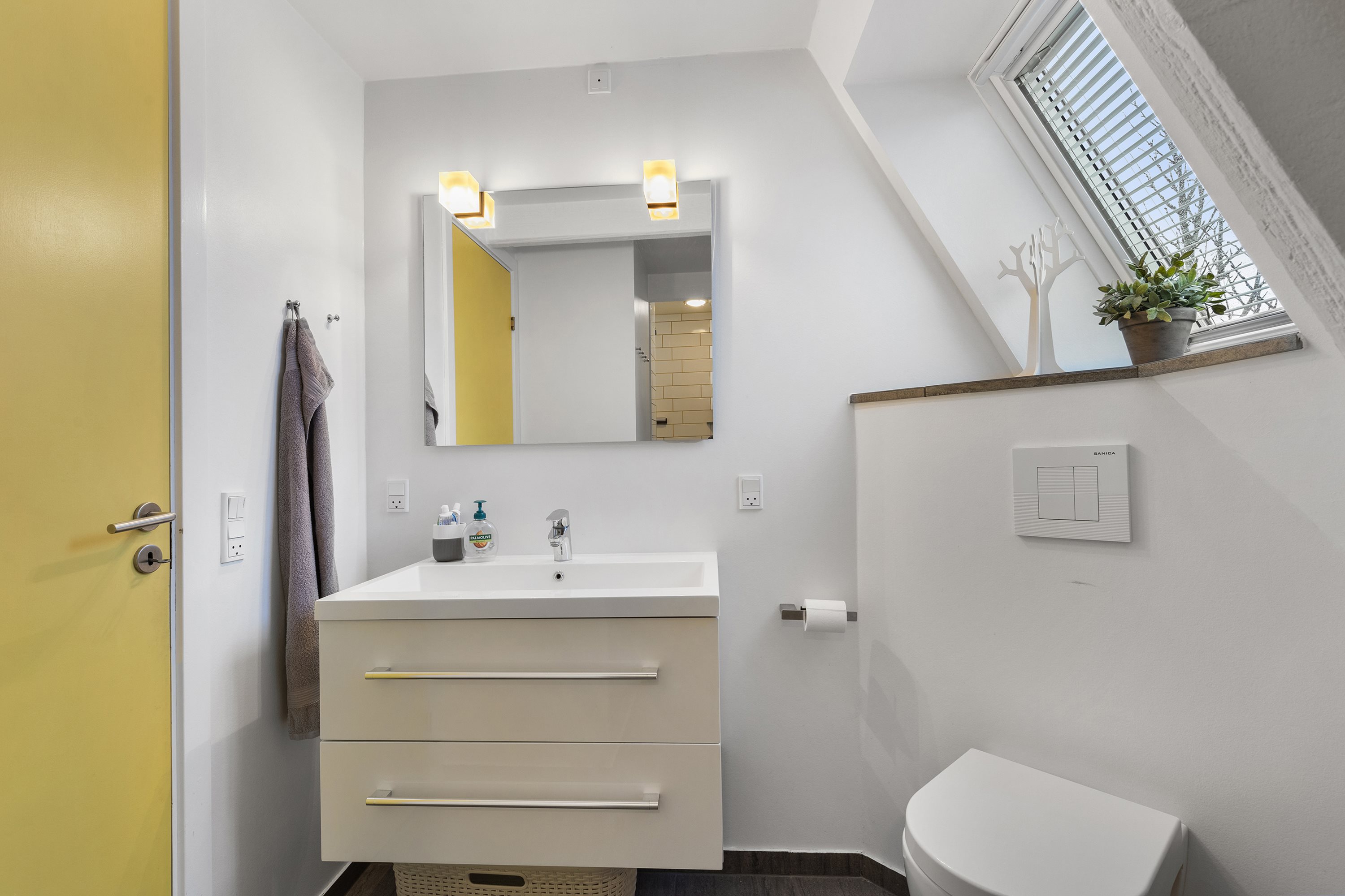 Fremhævet badeværelse billede i fuldskærmstilstand. Billede af Golfsvinget 246, Gatten, 9640 Farsø