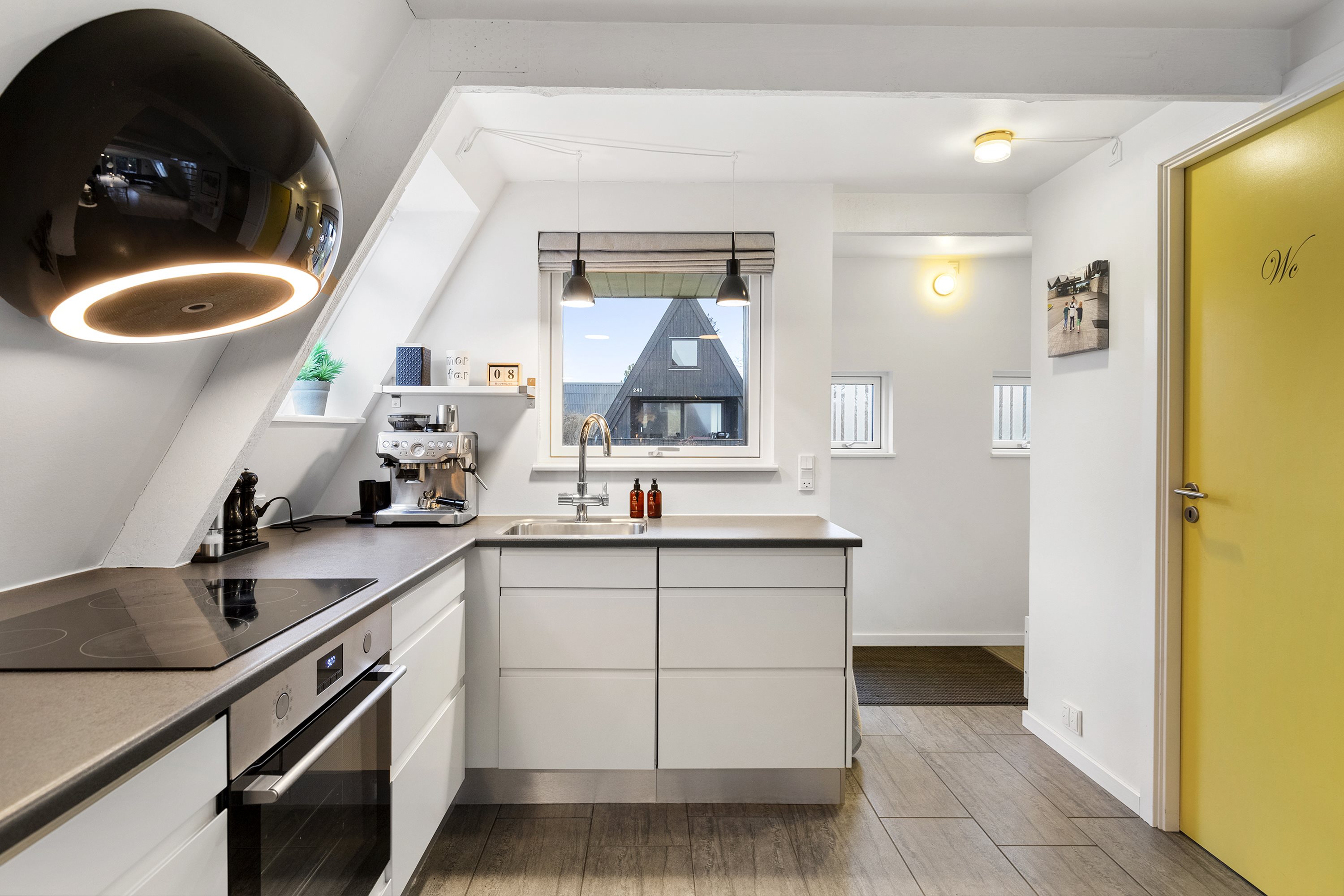 Fremhævet køkken billede i fuldskærmstilstand. Billede af Golfsvinget 246, Gatten, 9640 Farsø