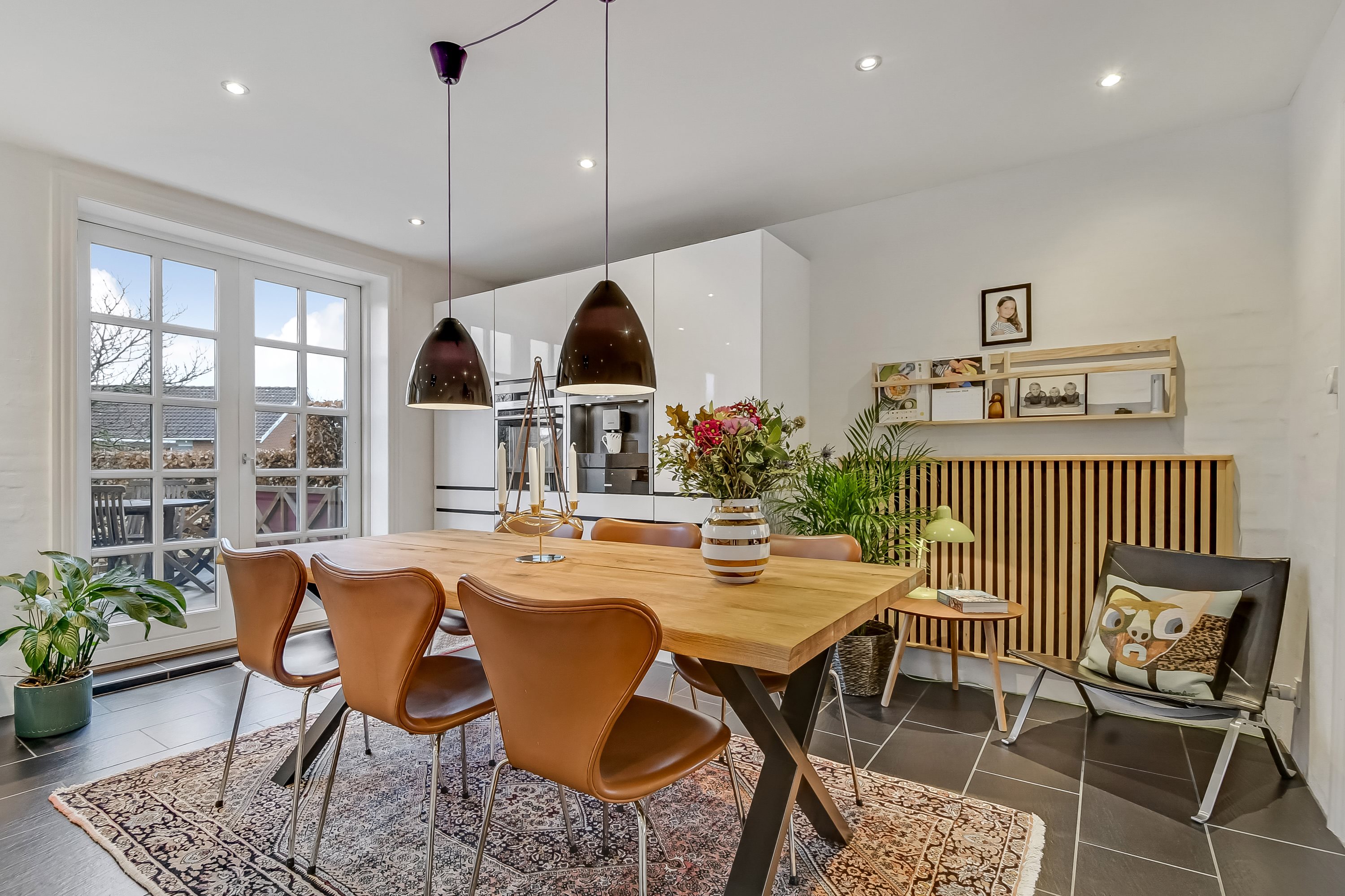 Fremhævet stue billede i fuldskærmstilstand. Billede af Skolebakken 6, 6700 Esbjerg