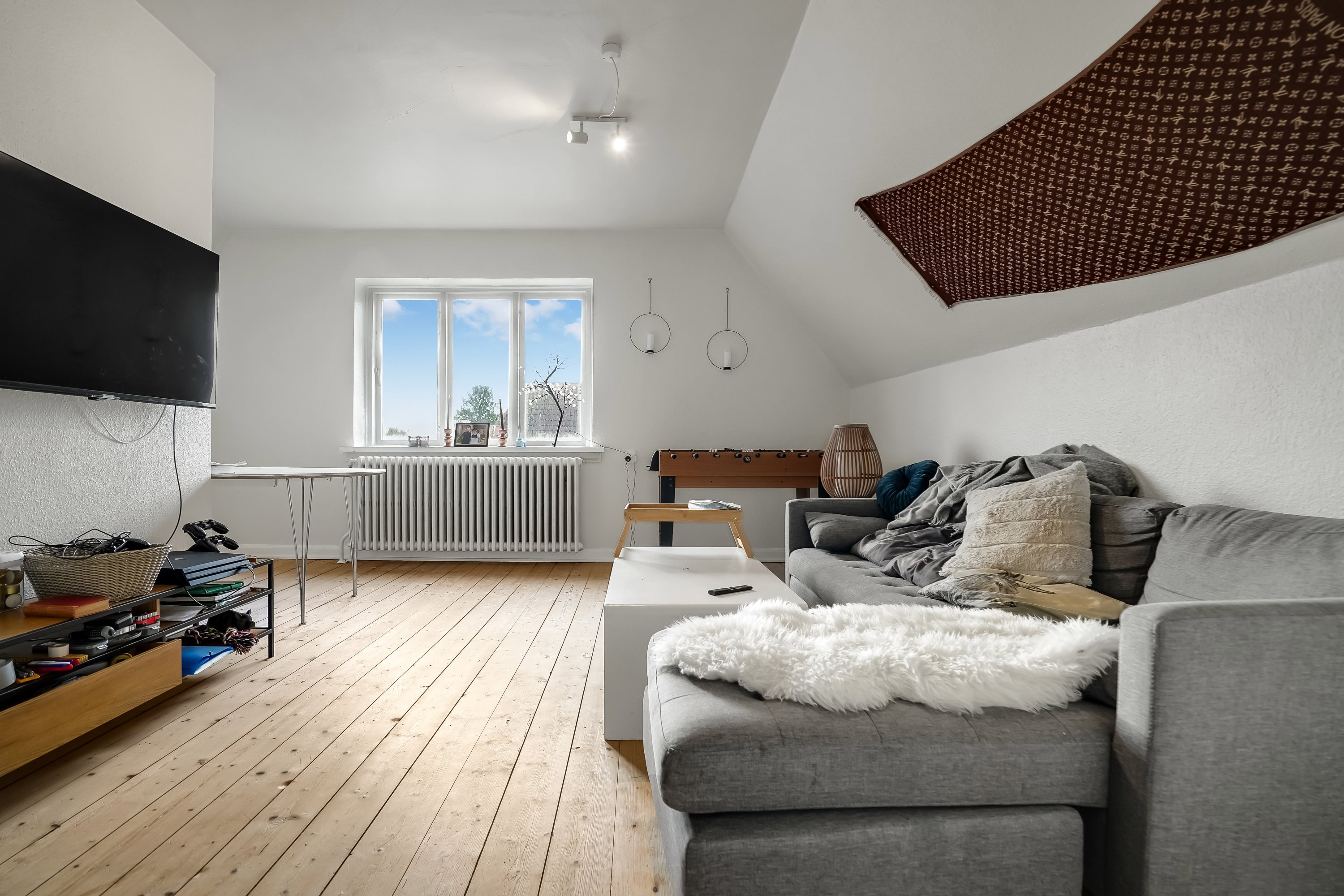 Fremhævet stue billede i fuldskærmstilstand. Billede af Rugårdsvej 189, Tarup, 5210 Odense NV