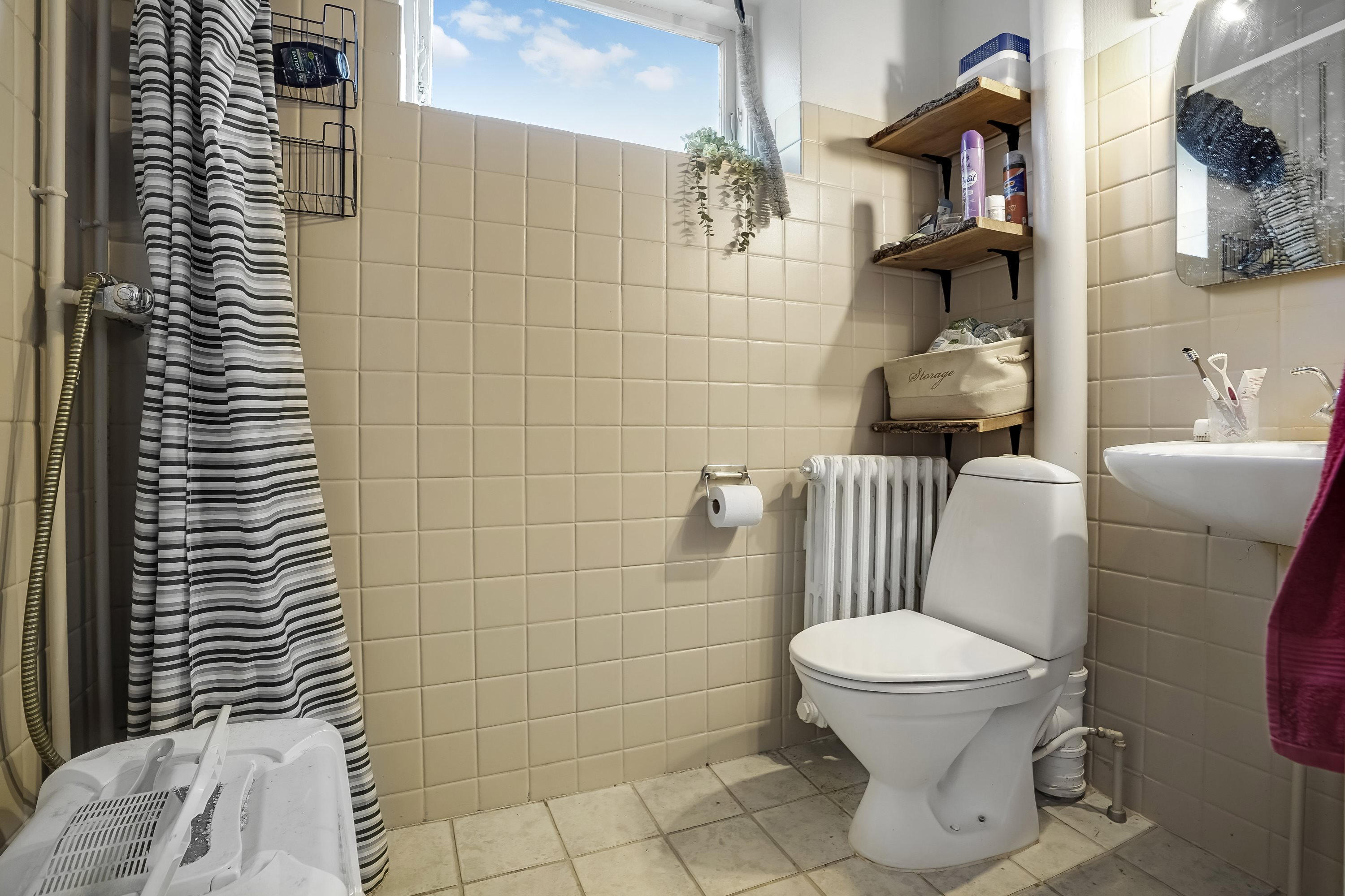 Fremhævet toilet billede i fuldskærmstilstand. Billede af Rugårdsvej 189, Tarup, 5210 Odense NV