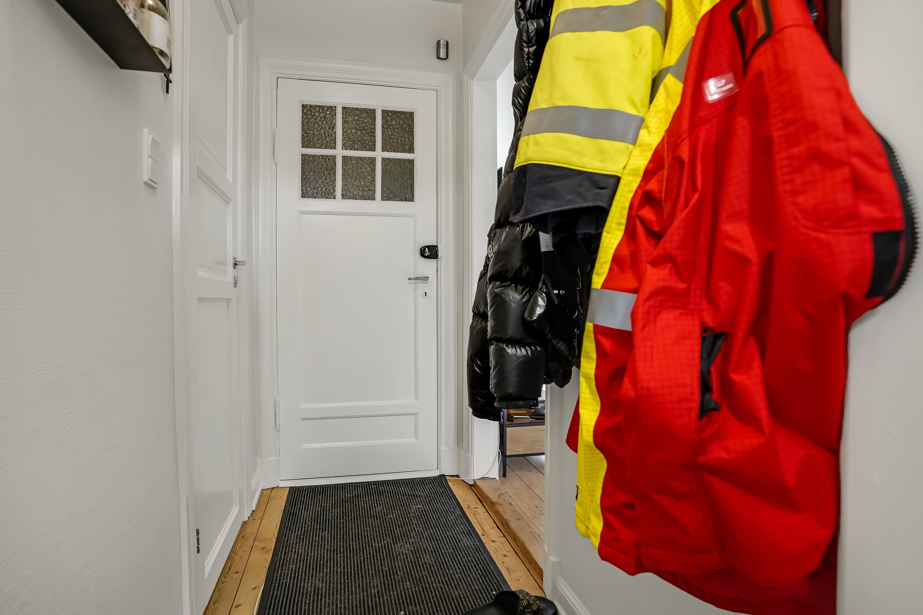 Fremhævet entré billede i fuldskærmstilstand. Billede af Rugårdsvej 189, Tarup, 5210 Odense NV