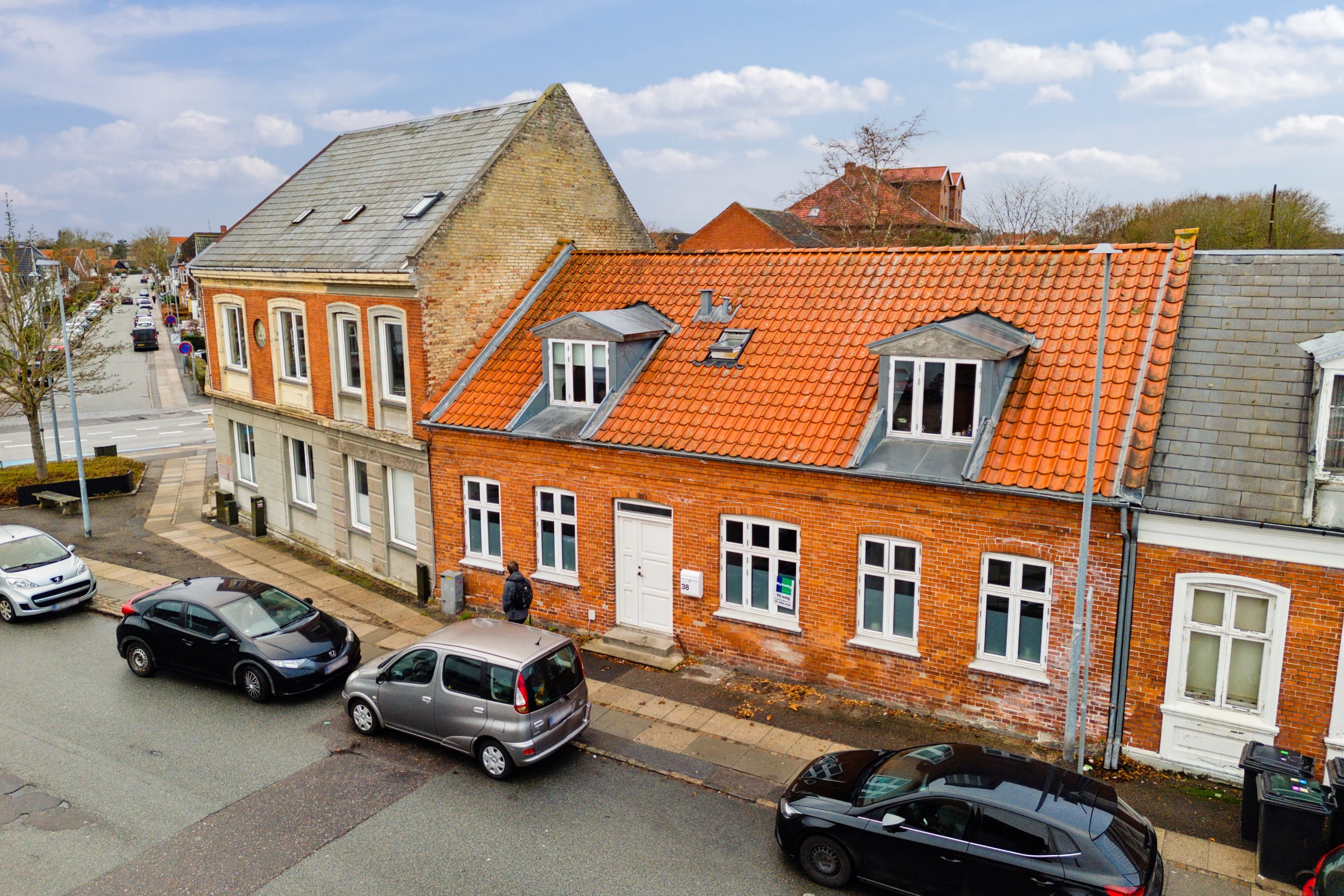 Fremhævet set fra vejen billede i fuldskærmstilstand. Billede af Sdr.Stationsvej 38, 4200 Slagelse