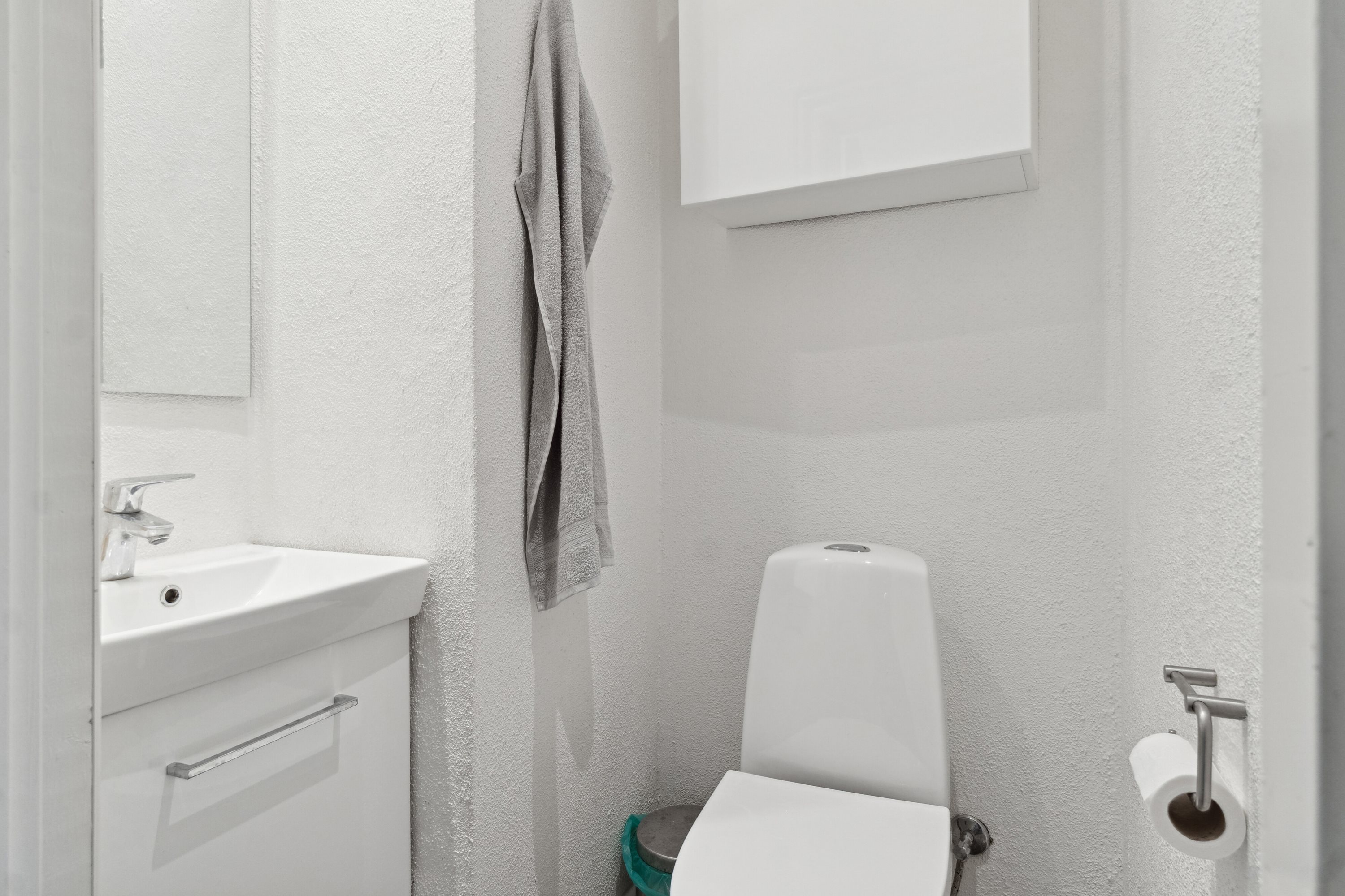 Fremhævet toilet billede i fuldskærmstilstand. Billede af Sdr.Stationsvej 38, 4200 Slagelse