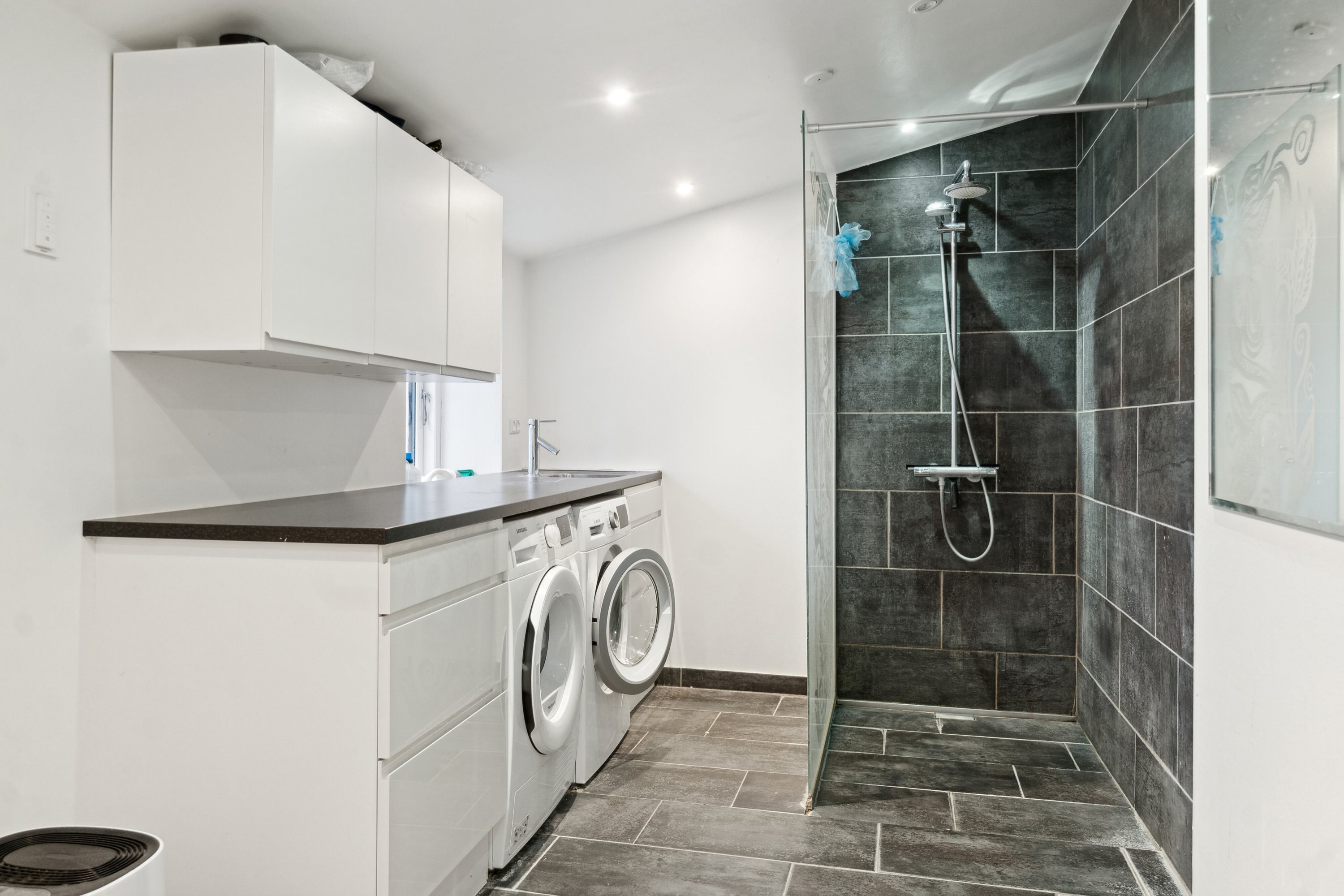 Fremhævet bad billede i fuldskærmstilstand. Billede af Sdr.Stationsvej 38, 4200 Slagelse