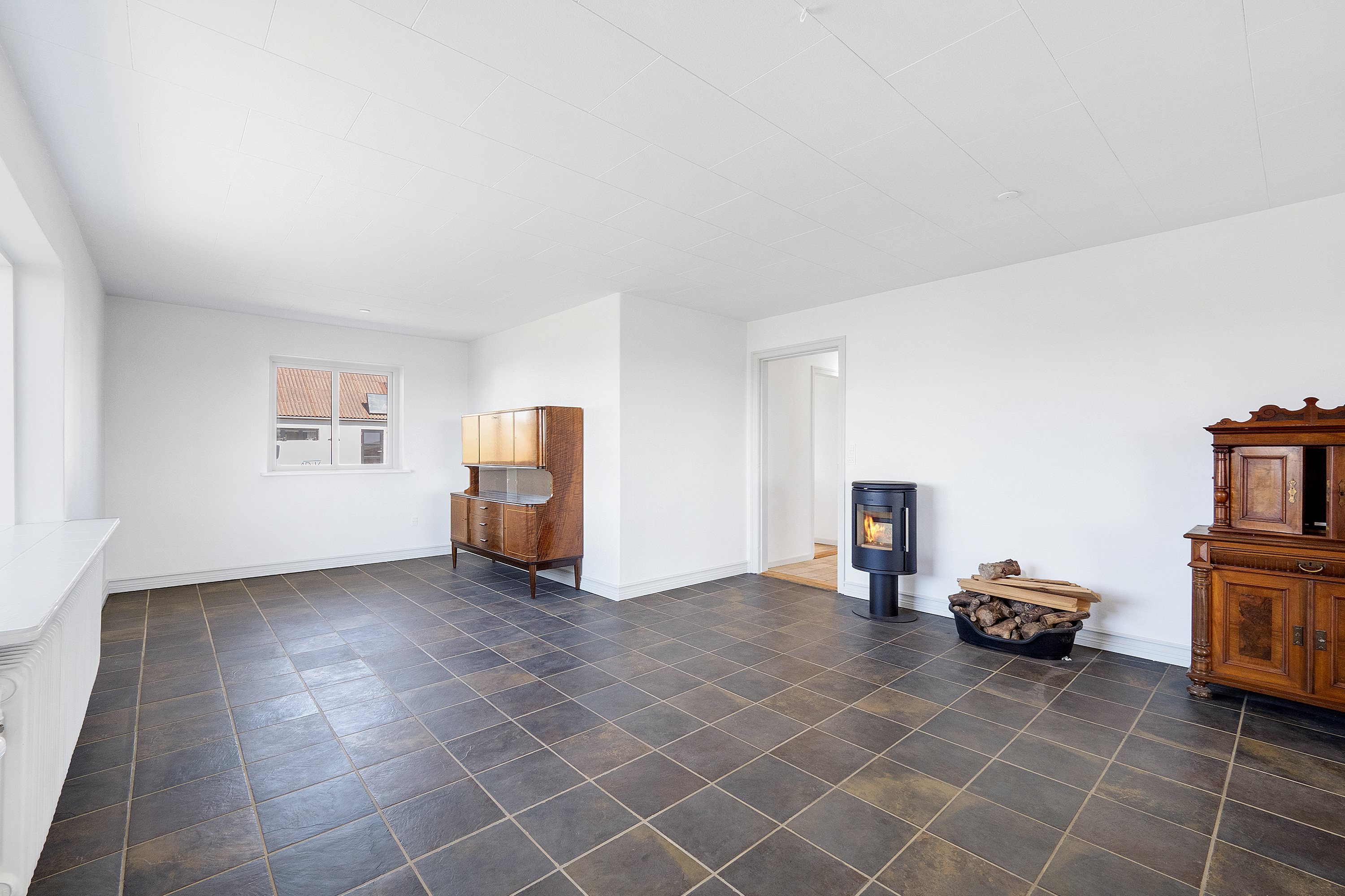 Fremhævet stue billede i fuldskærmstilstand. Billede af Stenbjerg Kirke Vej 97A, Stenbjerg, 7752 Snedsted