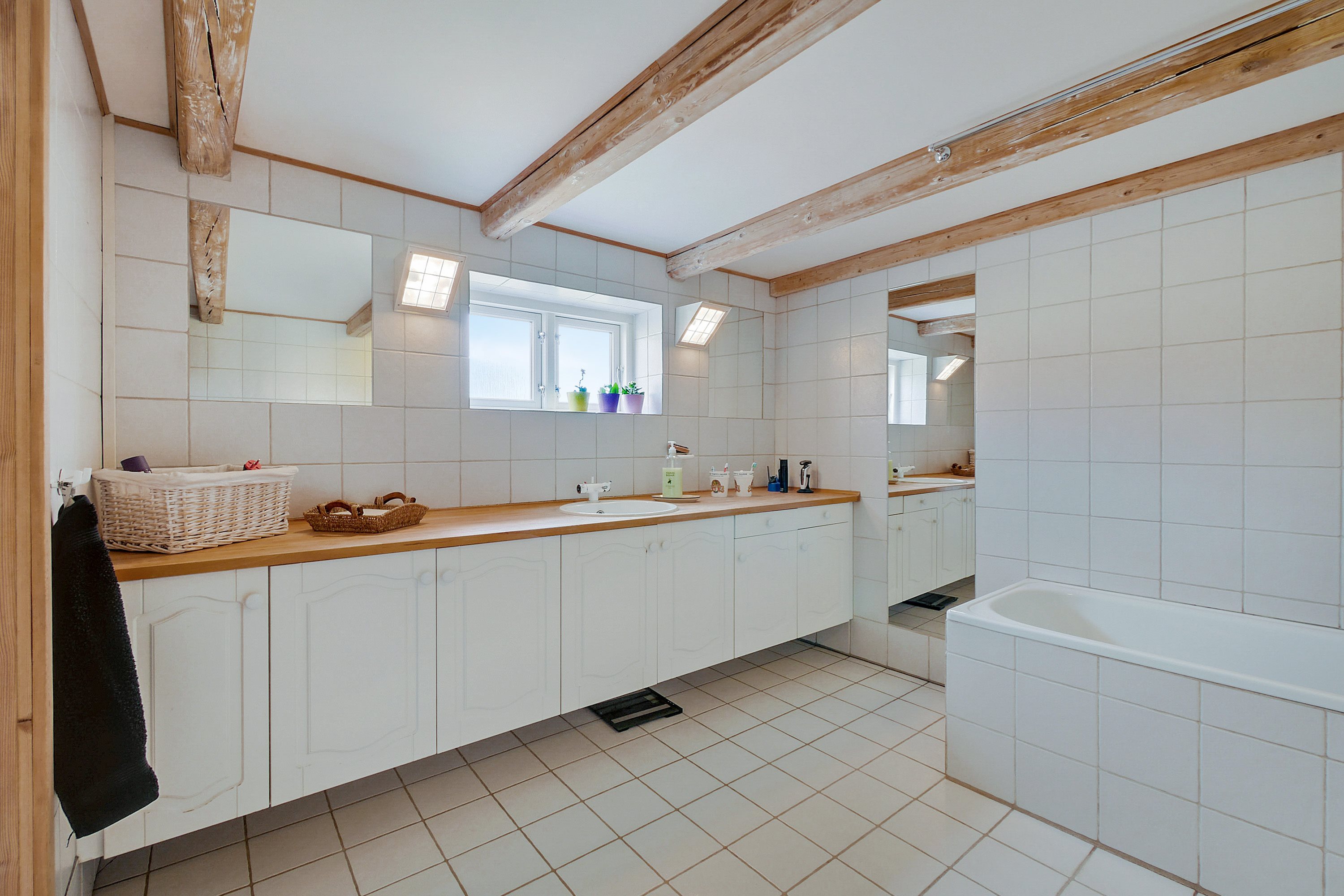 Fremhævet badeværelse billede i fuldskærmstilstand. Billede af Birkemosen 3, Ørding, 7990 Øster Assels