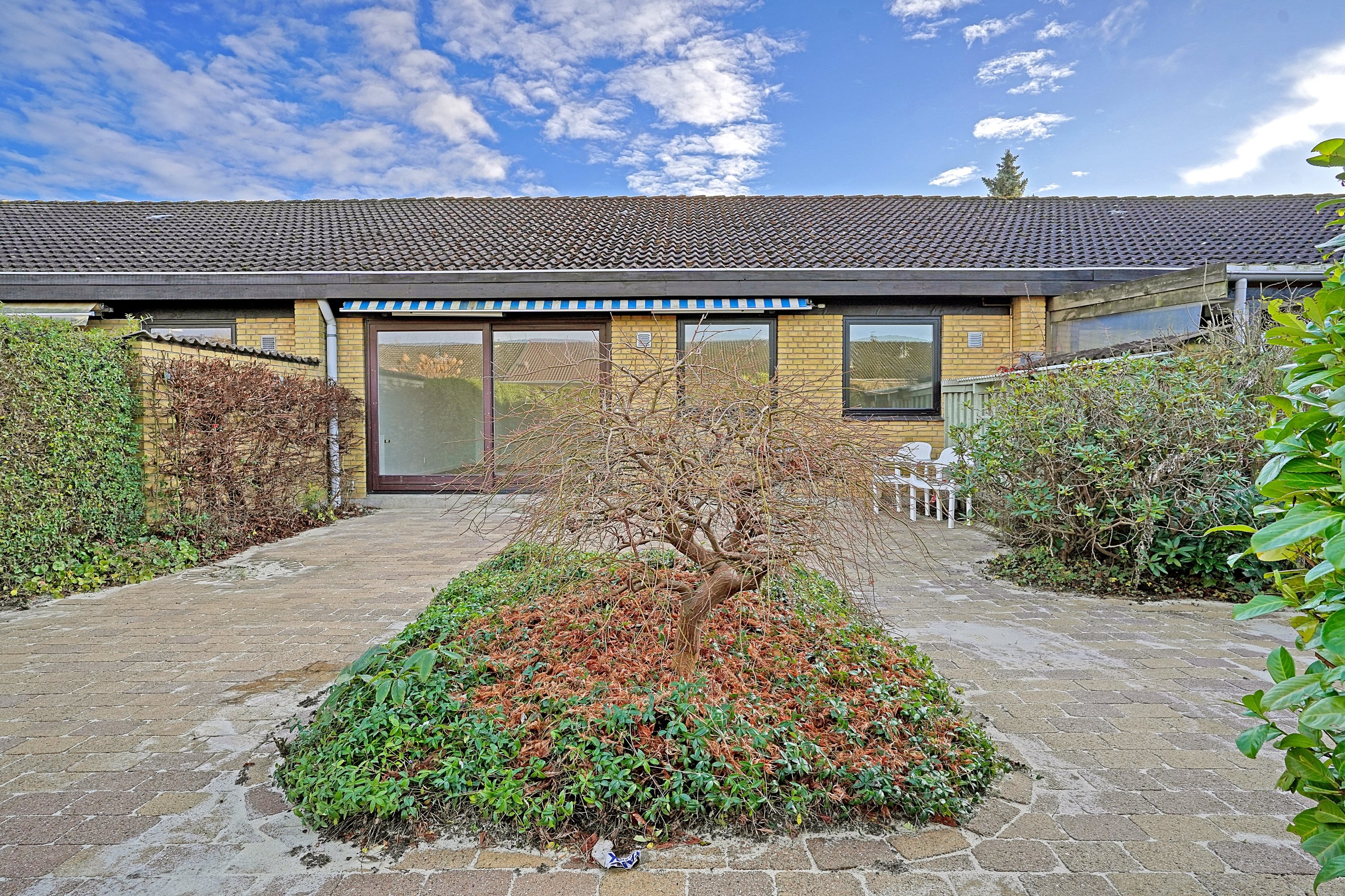 Fremhævet terrasse billede i fuldskærmstilstand. Billede af Bregnevænget 10, 3050 Humlebæk