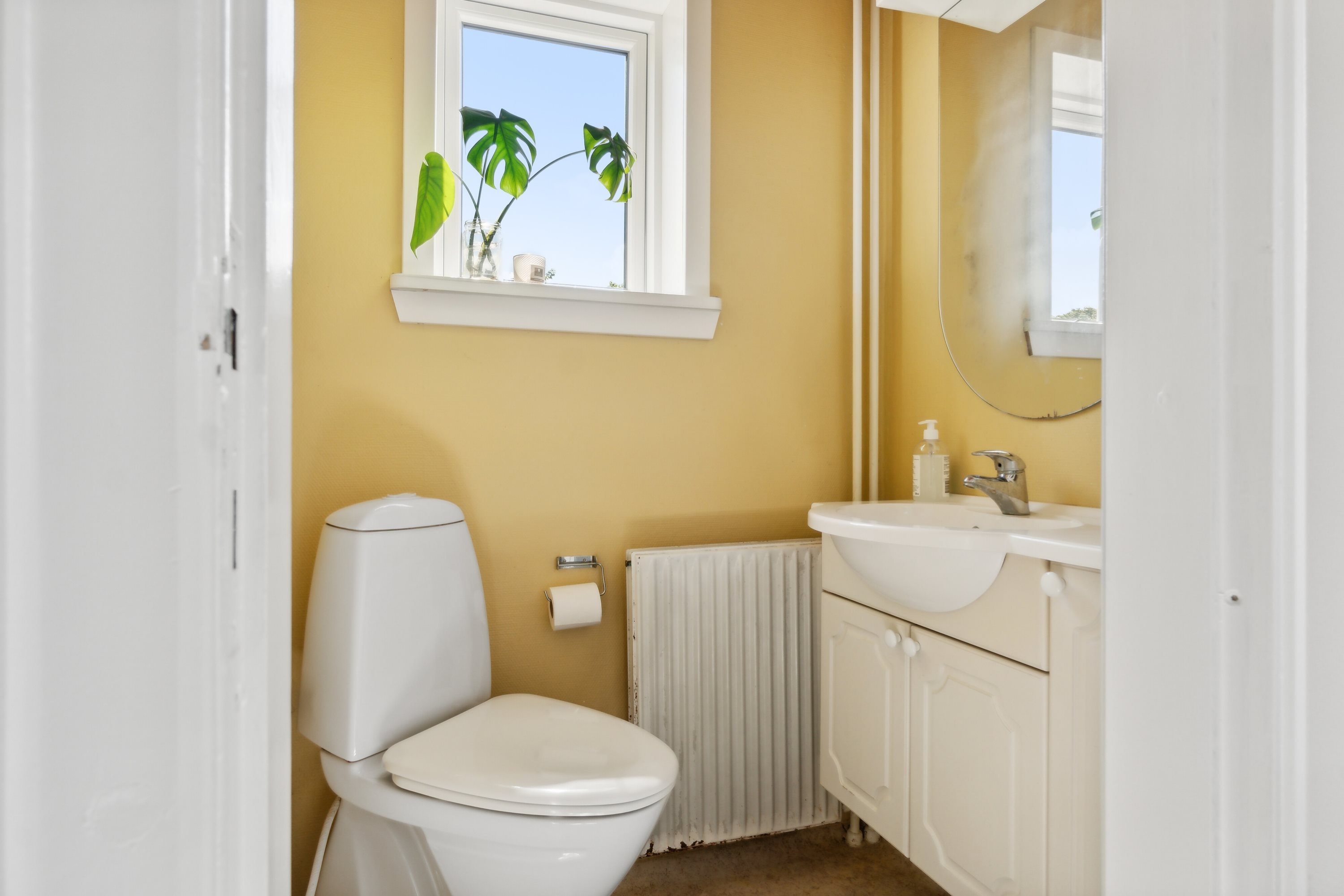 Fremhævet gæstetoilet billede i fuldskærmstilstand. Billede af Grønlandsvej 26, Tingstrup, 7700 Thisted