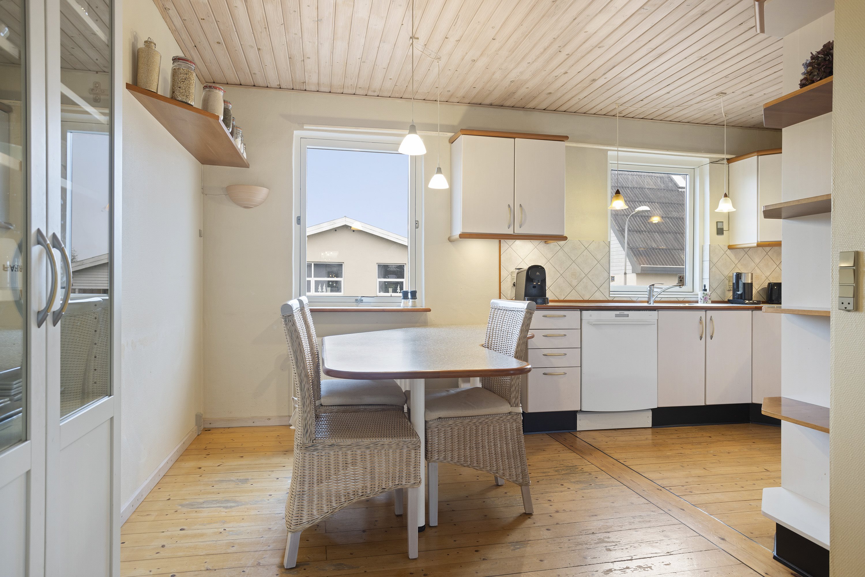 Fremhævet køkken billede i fuldskærmstilstand. Billede af Tunøvej 25, 9900 Frederikshavn