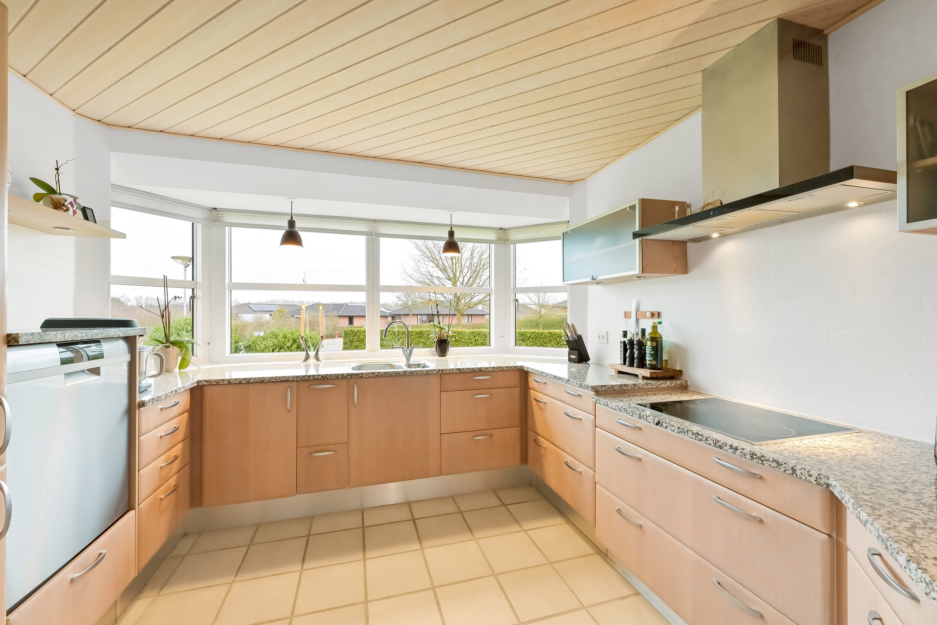 Fremhævet køkken billede i fuldskærmstilstand. Billede af Søvænget 65, 7451 Sunds