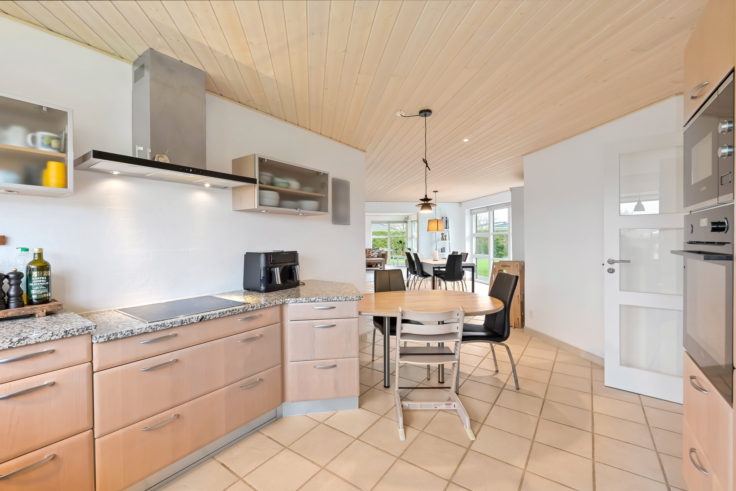 Fremhævet køkken billede i fuldskærmstilstand. Billede af Søvænget 65, 7451 Sunds