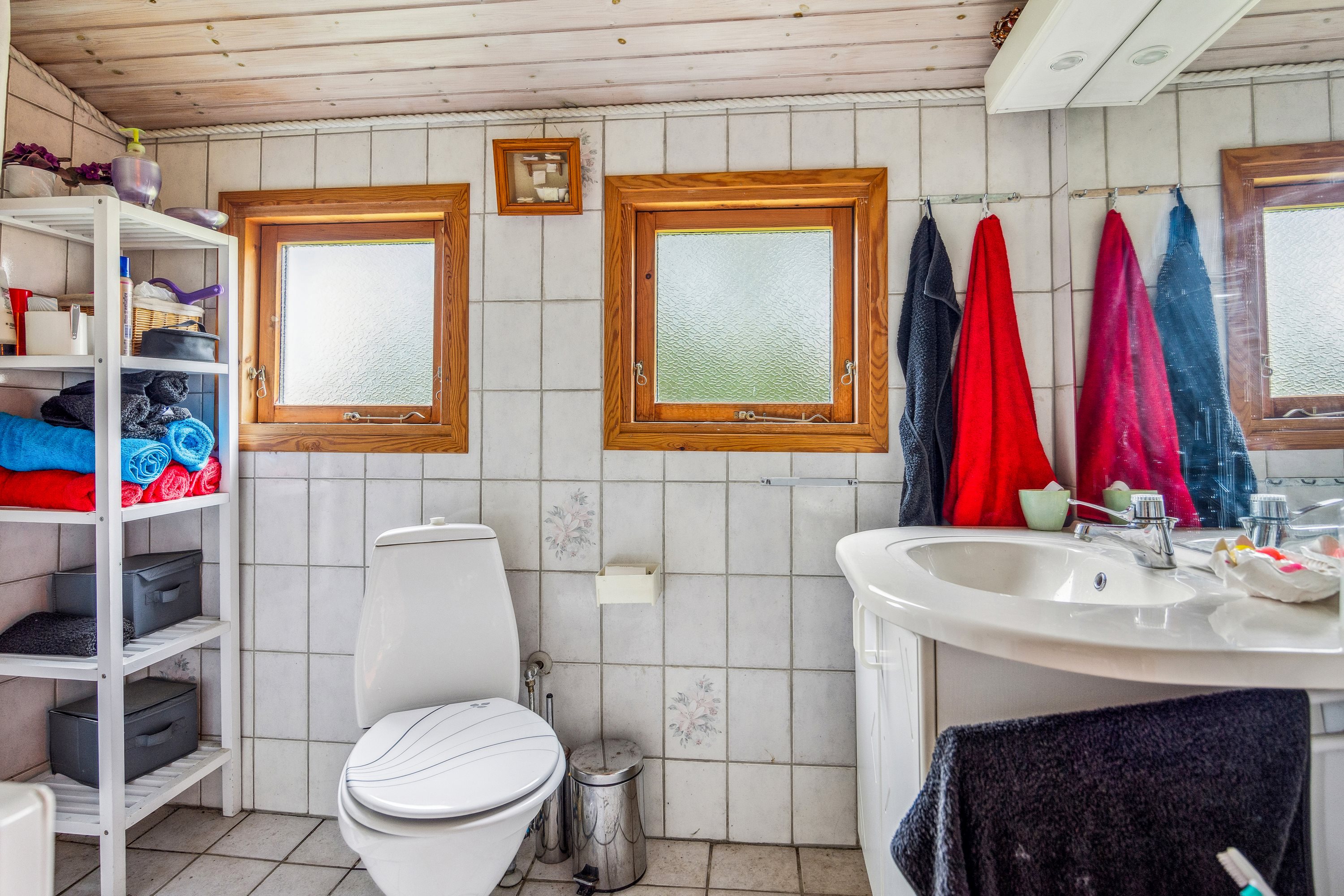 Fremhævet badeværelse billede i fuldskærmstilstand. Billede af Zebravej 7, 9370 Hals