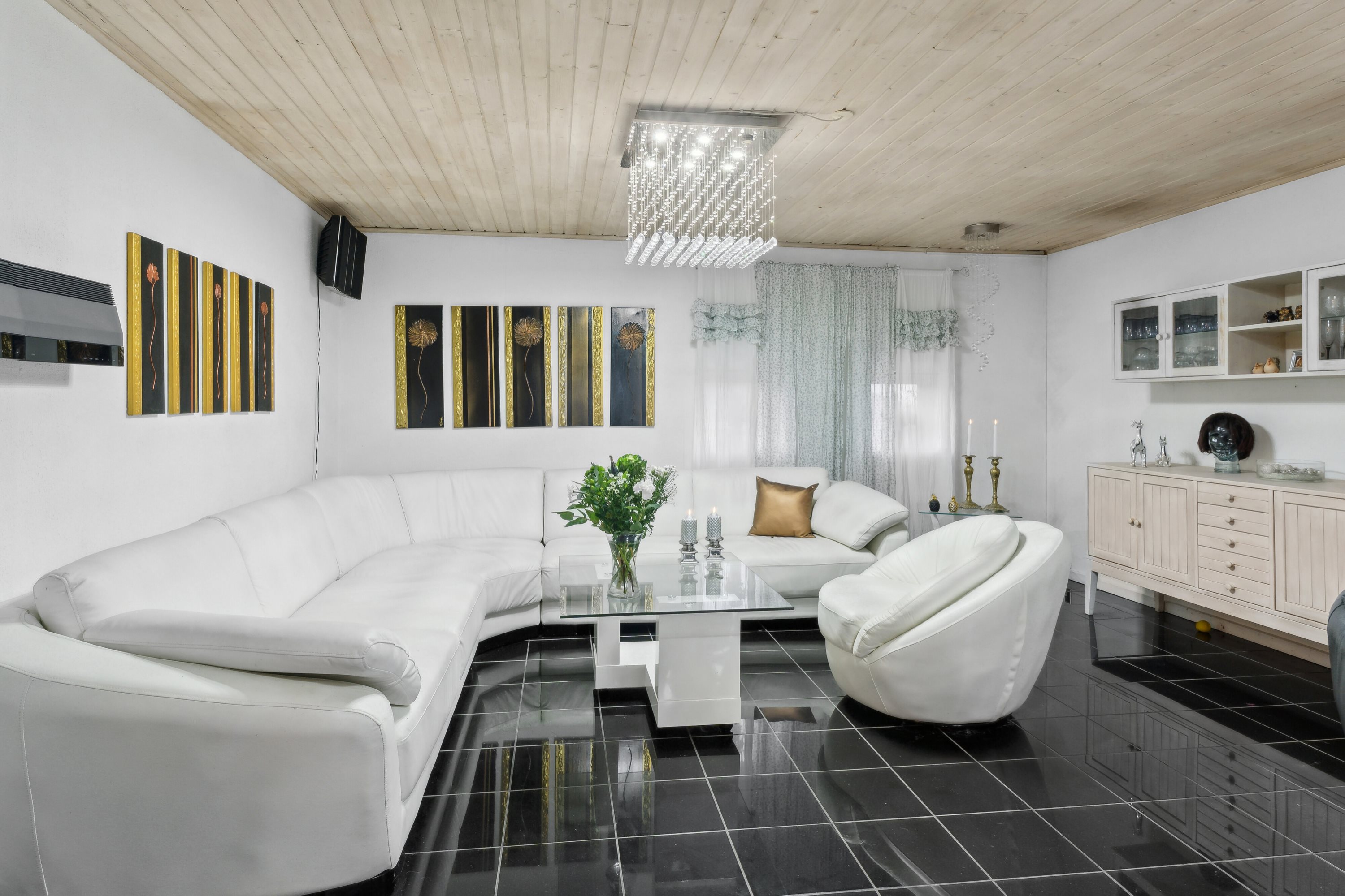 Fremhævet stue billede i fuldskærmstilstand. Billede af Kildebakkevej 35, Dalby, 4690 Haslev