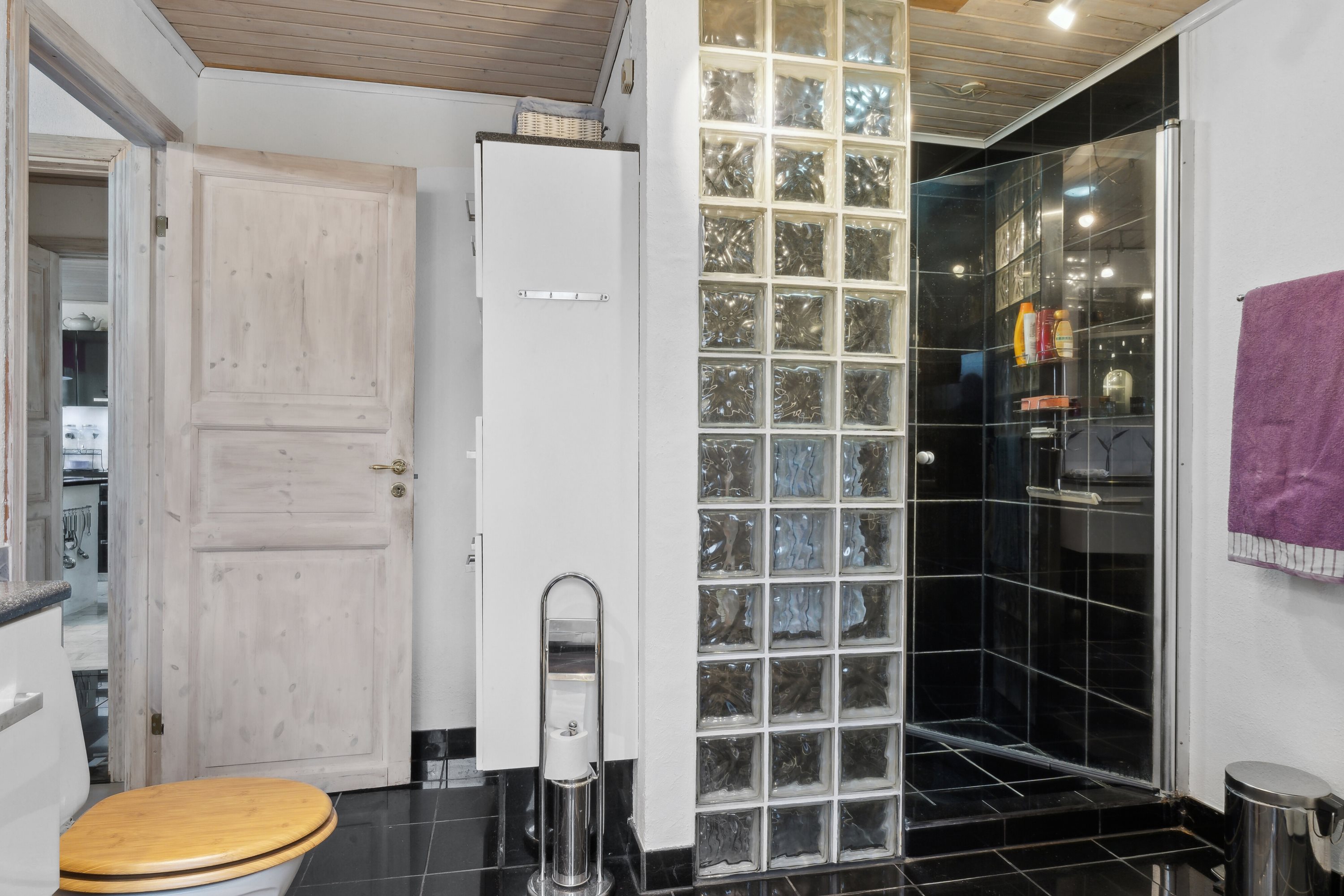 Fremhævet badeværelse billede i fuldskærmstilstand. Billede af Kildebakkevej 35, Dalby, 4690 Haslev