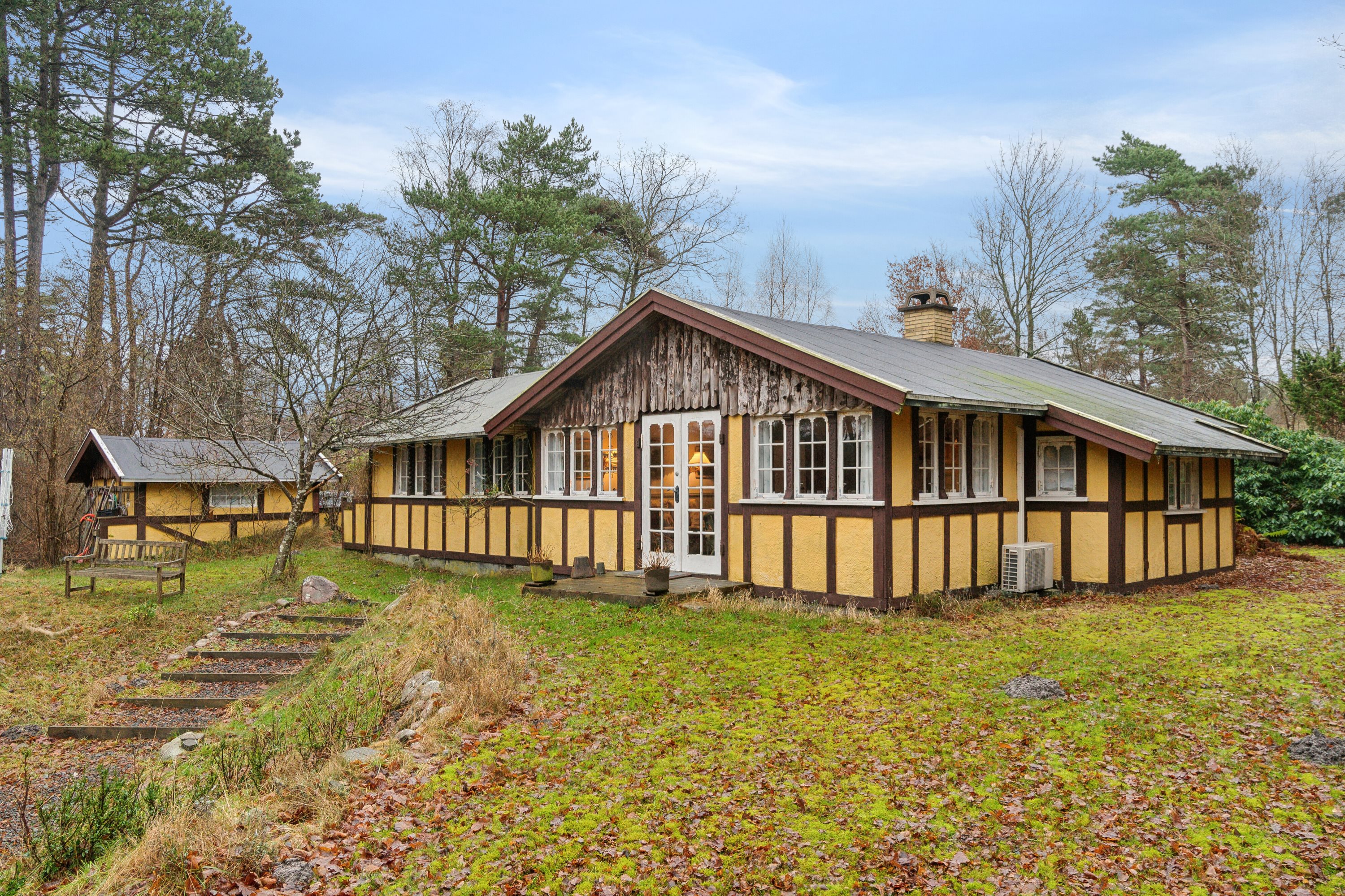 Fremhævet set fra haven billede i fuldskærmstilstand. Billede af Solvænget 11, 4581 Rørvig