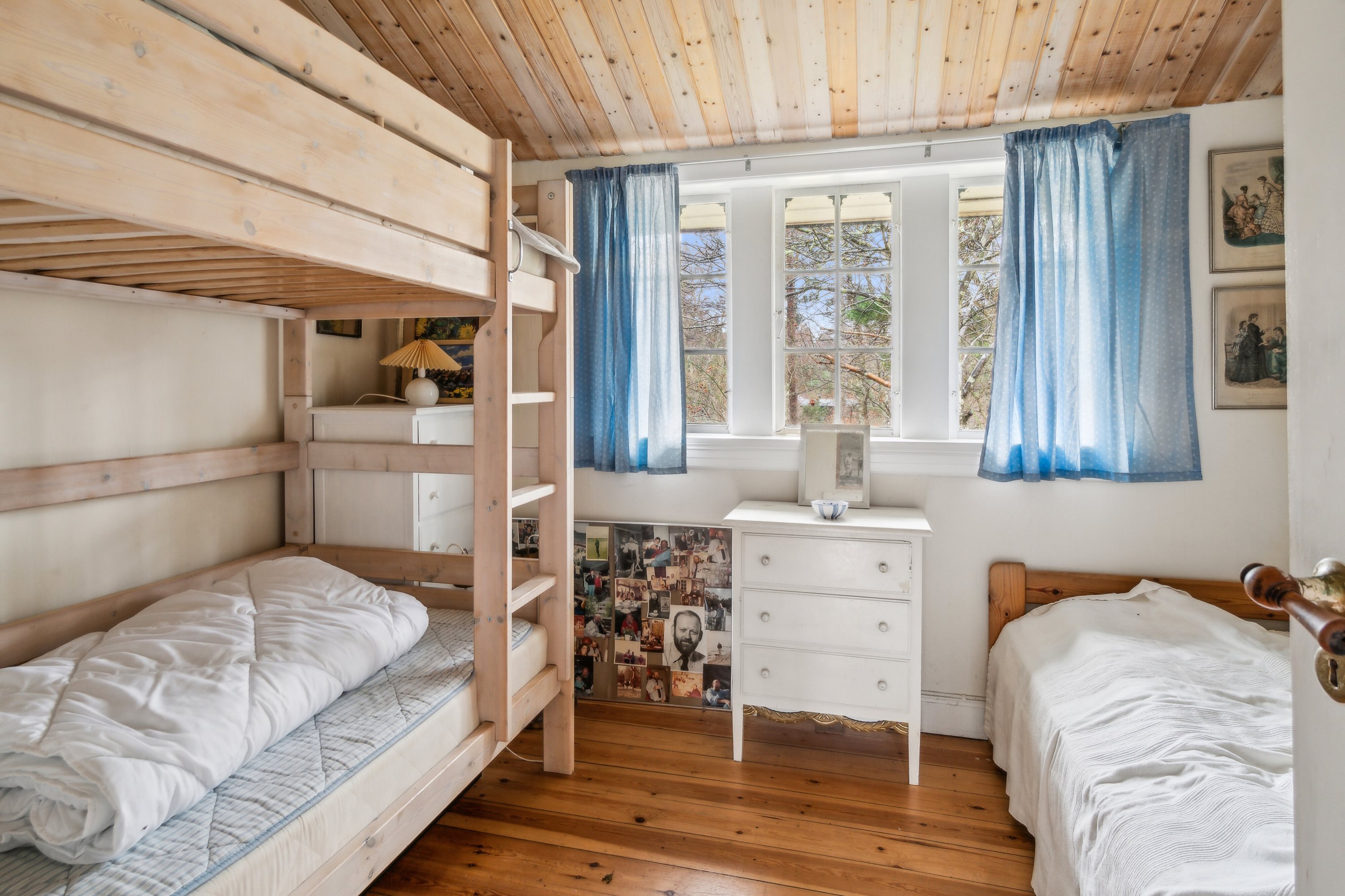 Fremhævet soveværelse billede i fuldskærmstilstand. Billede af Solvænget 11, 4581 Rørvig