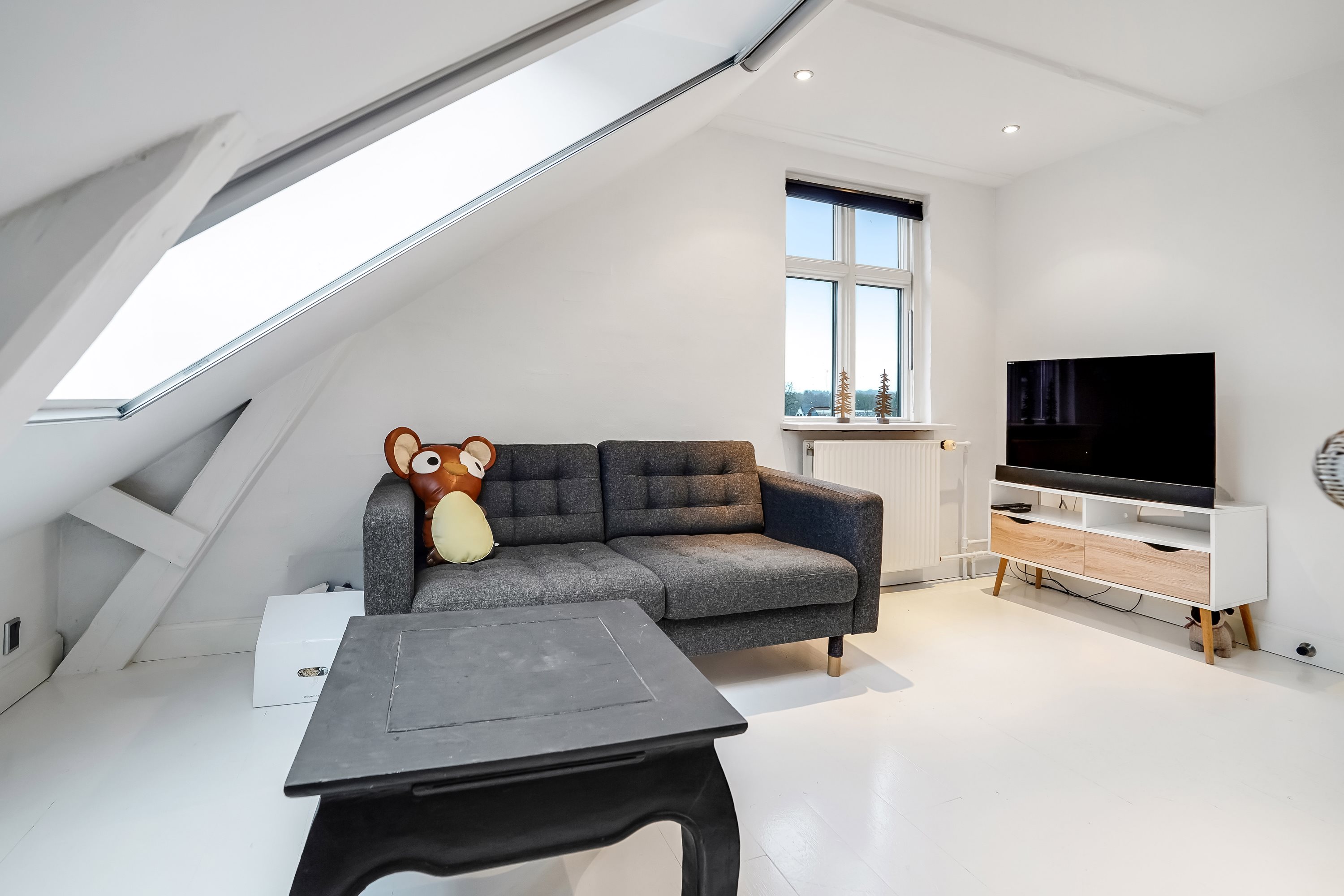 Fremhævet stue billede i fuldskærmstilstand. Billede af Kirkevej 27, Tommerup St, 5690 Tommerup