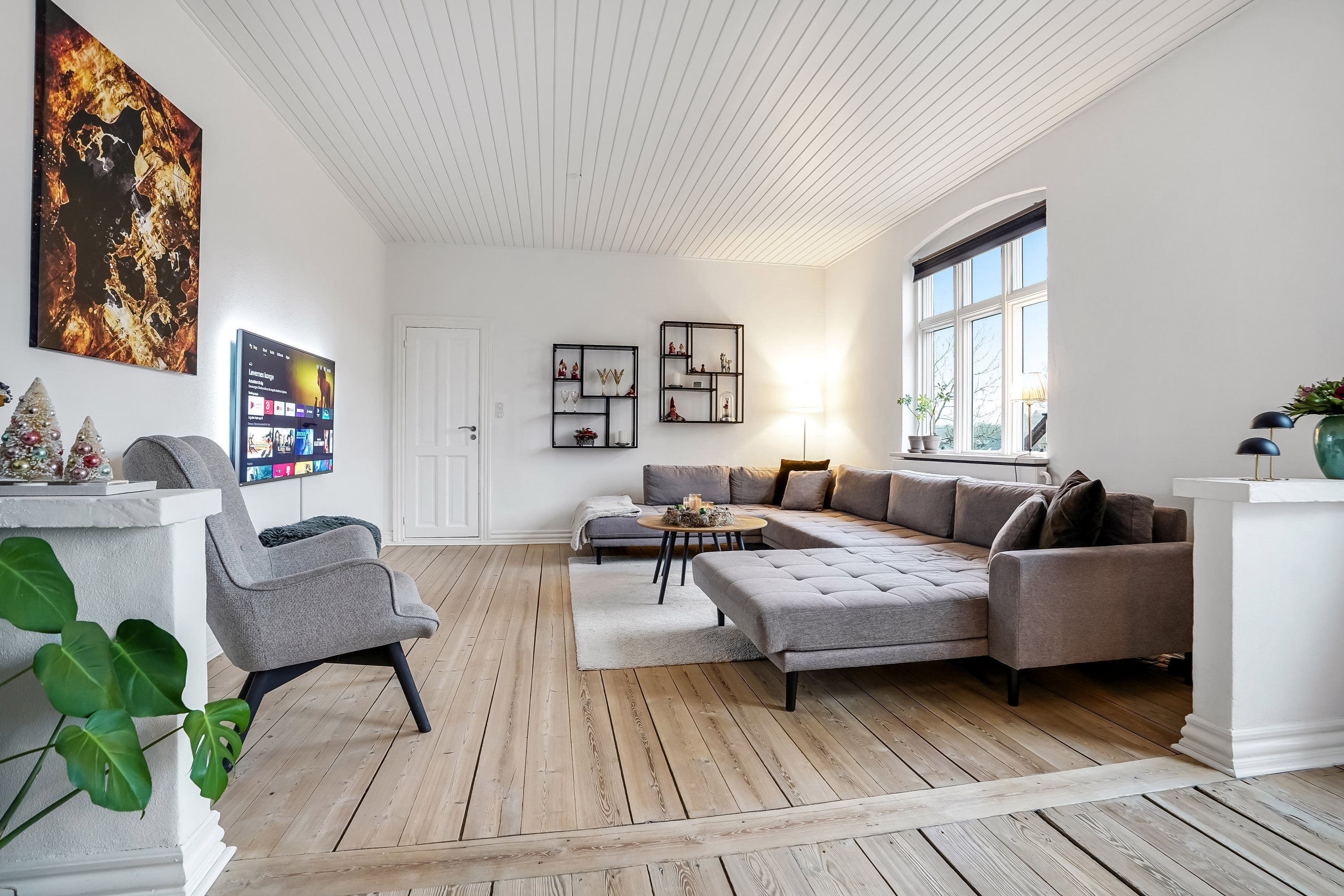 Fremhævet stue billede i fuldskærmstilstand. Billede af Kirkevej 27, Tommerup St, 5690 Tommerup