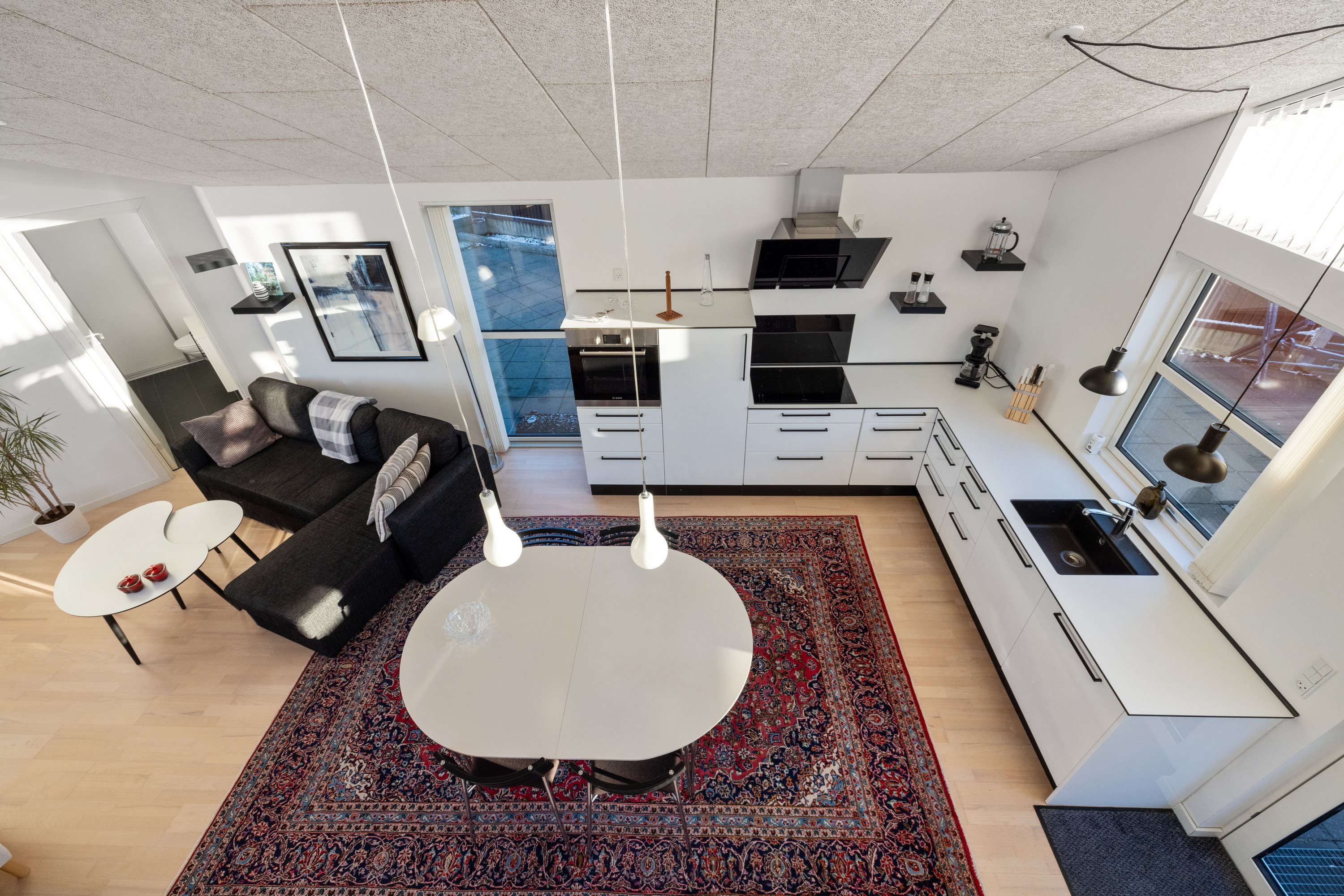 Fremhævet stue billede i fuldskærmstilstand. Billede af Lindeparken 14, 8410 Rønde