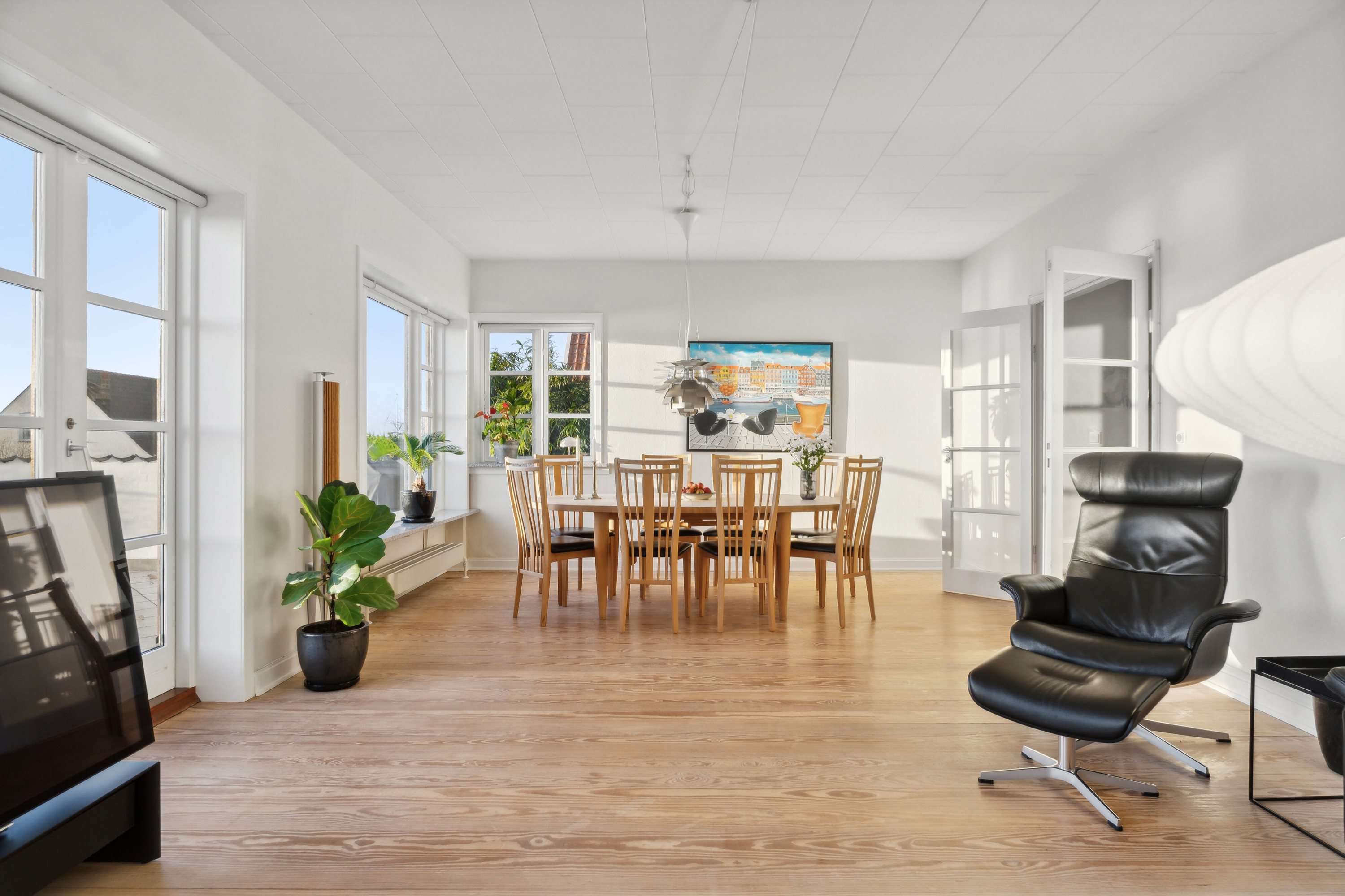 Fremhævet stue billede i fuldskærmstilstand. Billede af Sætting Strandvej 32, 5700 Svendborg