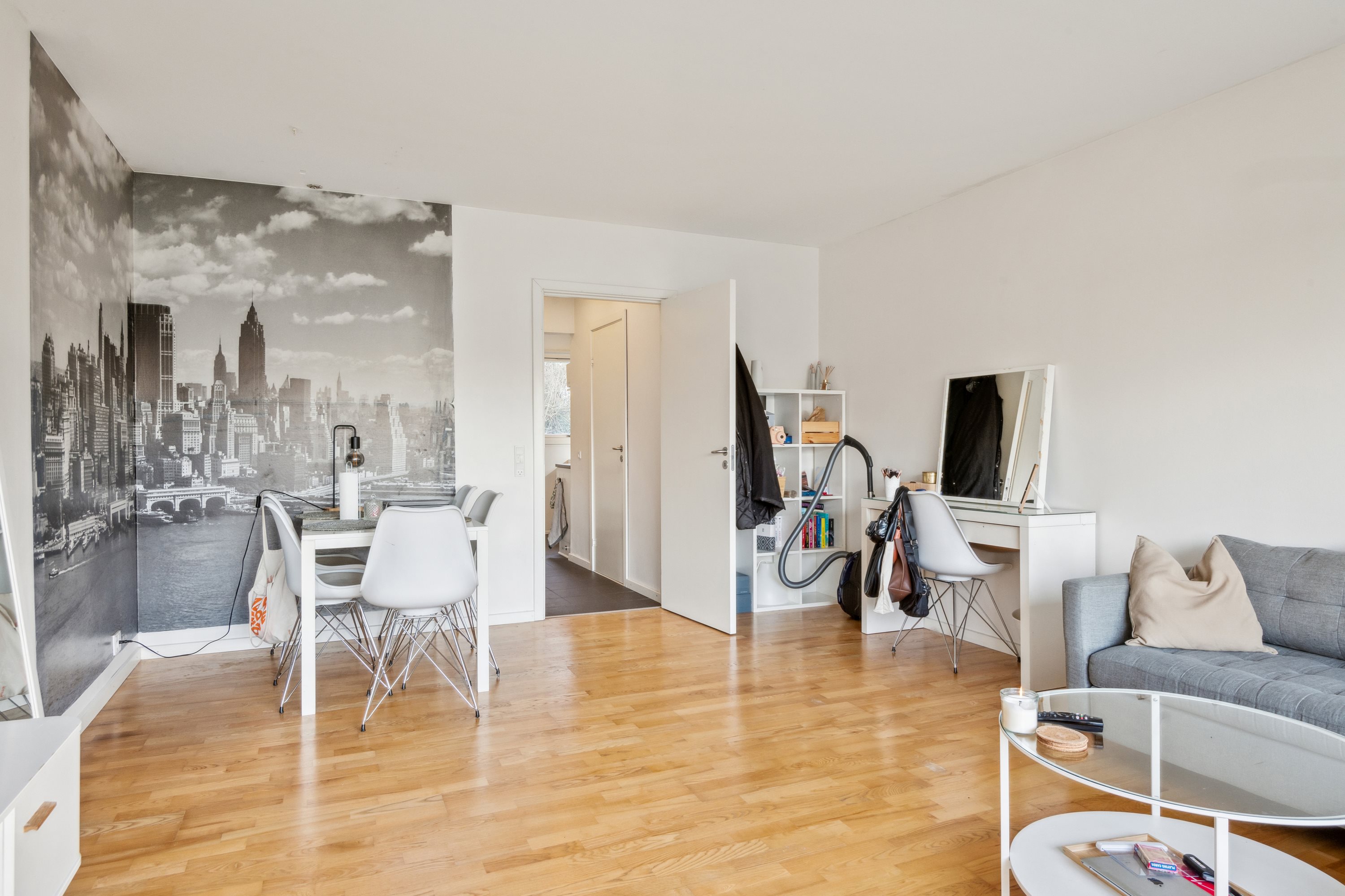 Fremhævet stue billede i fuldskærmstilstand. Billede af Gertrud Rasks Vej 83, st.., 9210 Aalborg SØ