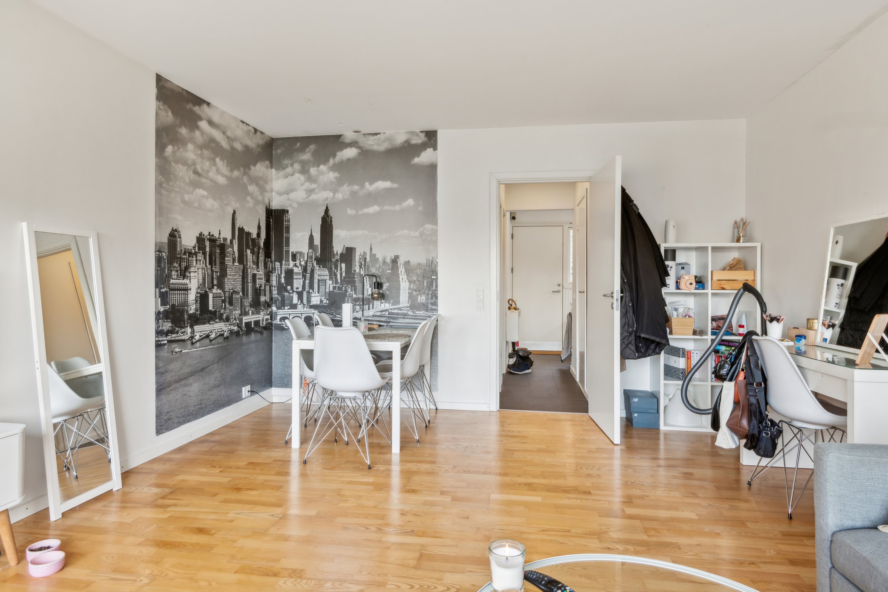 Fremhævet stue billede i fuldskærmstilstand. Billede af Gertrud Rasks Vej 83, st.., 9210 Aalborg SØ